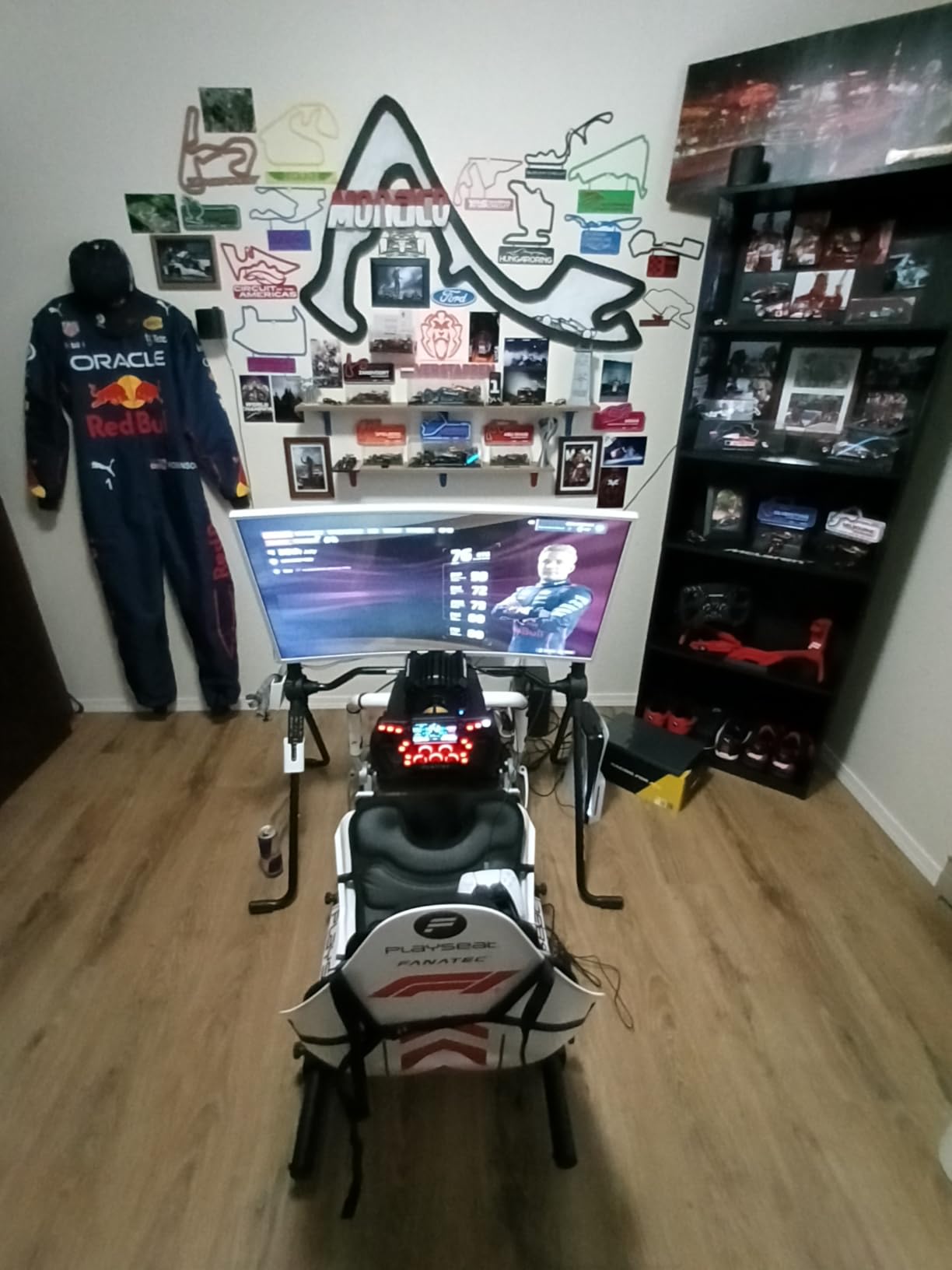 Playseat Formula Instinct - F1 Edition Racing Simulator - Simracing, Authentic F1 Racing Position, Direct Drive, Open Cockpit Design customer photo 2