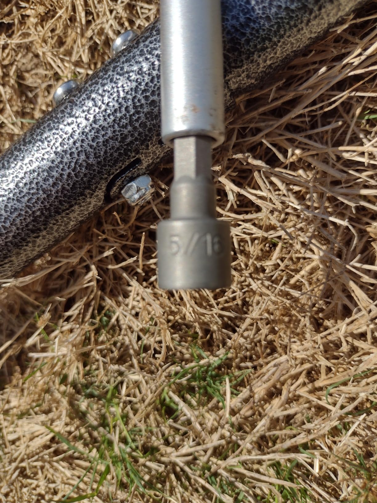 Dolibest Lawn Coring Aerator, Manual Lawn Aerator, 4 Stainless Steel Corer Plug Aerator with Soil Core Storage Tray, Pre-Assembled Manual Grass Aerating Tool & Clean Hand Tool customer photo 1