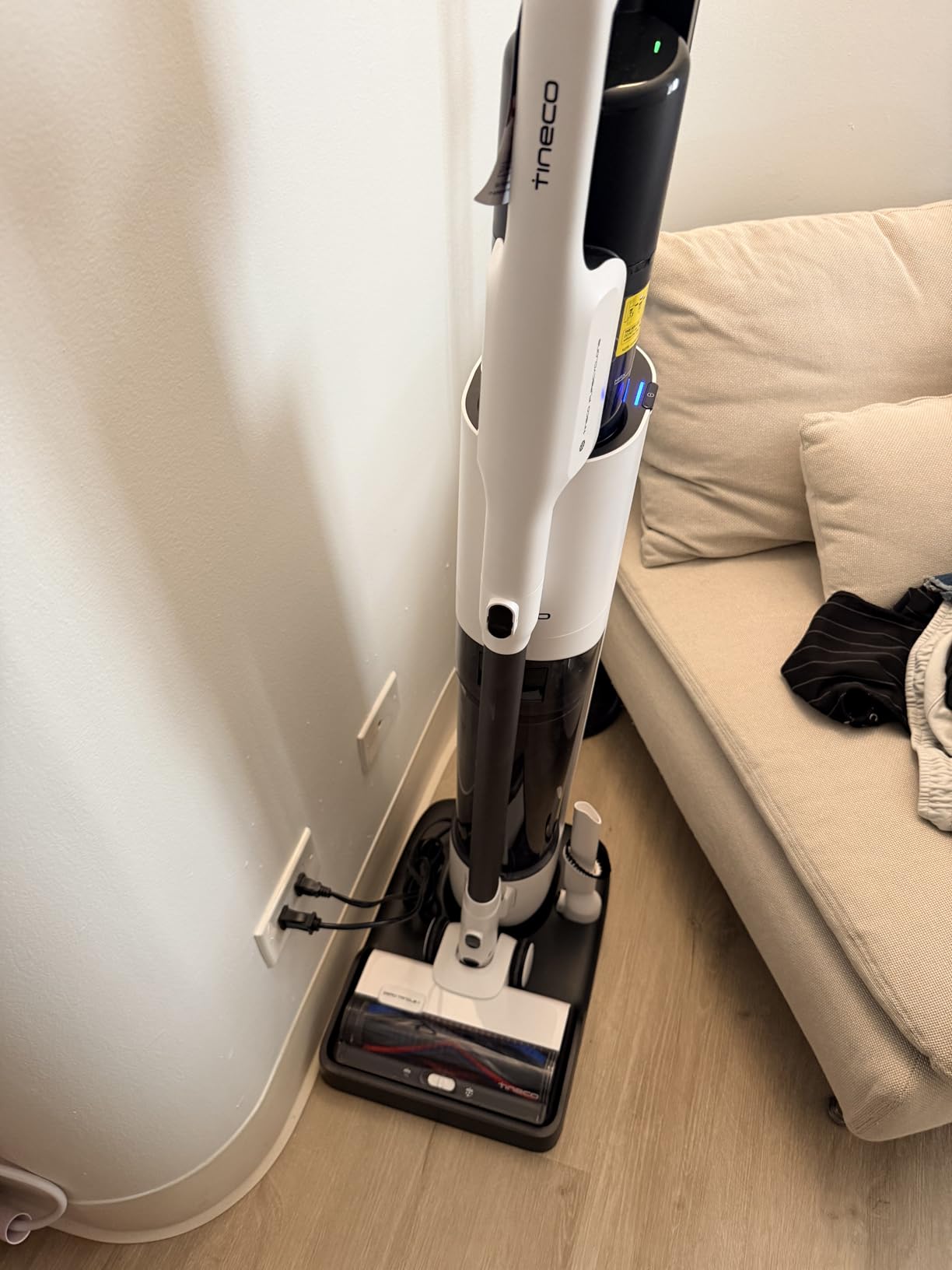 Tineco Pure ONE Station 5 Cordless Smart Vacuum with 2.5L Auto Dust Base, Full-Path Self-Cleaning, 175AW Suction, ZeroTangle Tech, Stick Vacuum Cleaner for Pet Hair, Carpet & Hard Floor customer photo 2