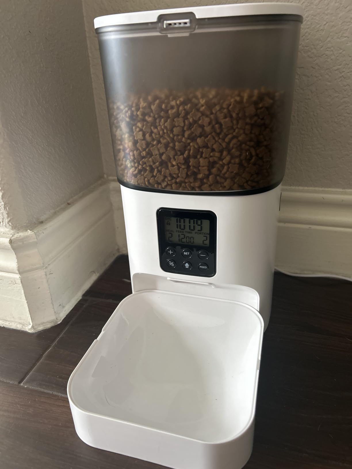 ANDOLL HOME 2.4G Automatic Cat Feeder, 4L WiFi Food Dispenser with 10s Voice Recorder, Pet Feeder up to 10 Meals per Day, Timed Cat Feeder with Dry Food Sealed Ring customer photo 1