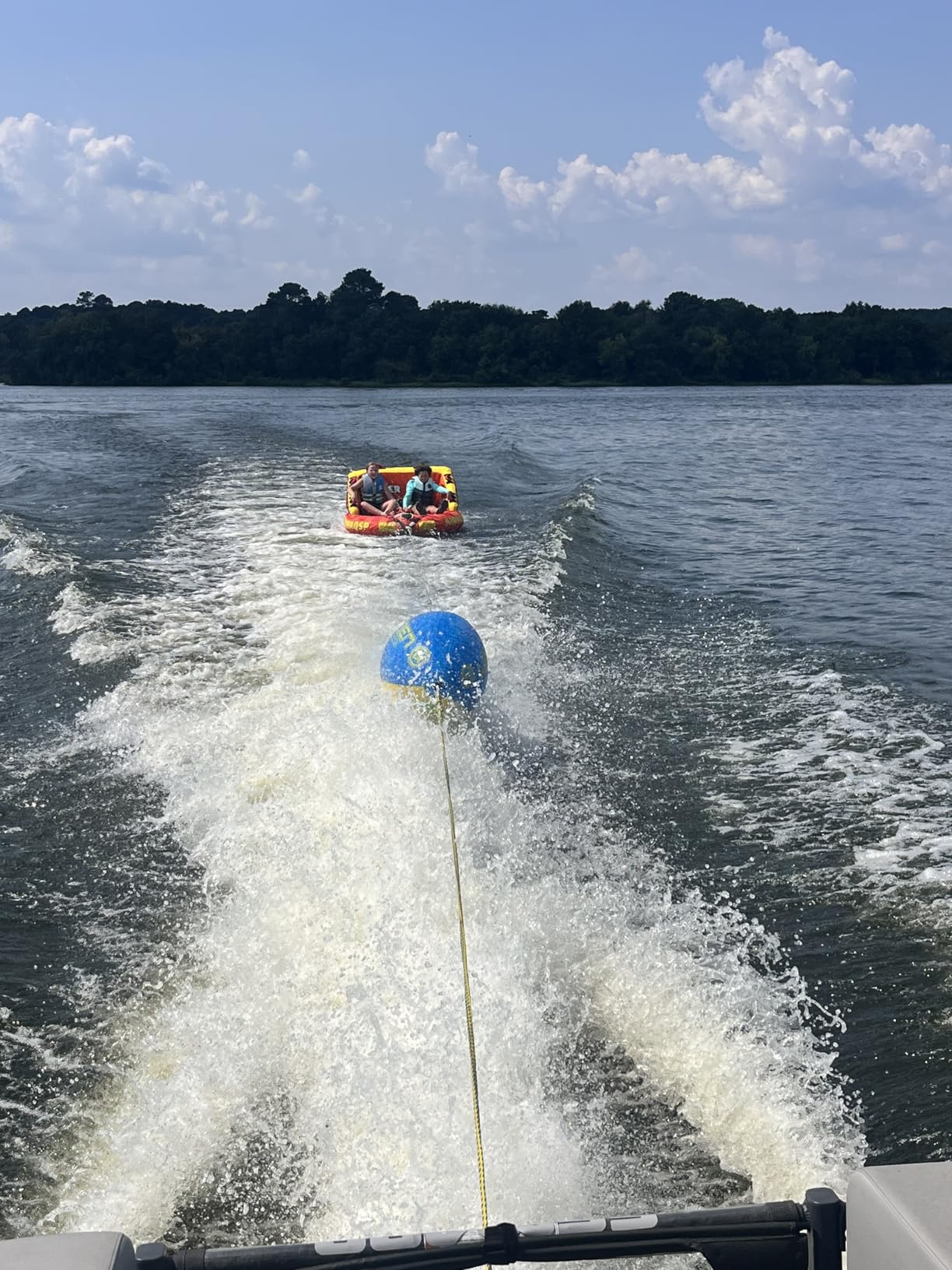 Super Sofa Towable Tubes for Boating 1-4 Person, Tubes for Boats, Inflatable Pull Boats/Boat Tube/Water Tube, Front & Back Tow Points with Heavy-Duty Thick Nylon Cover for Water Sports customer photo 1