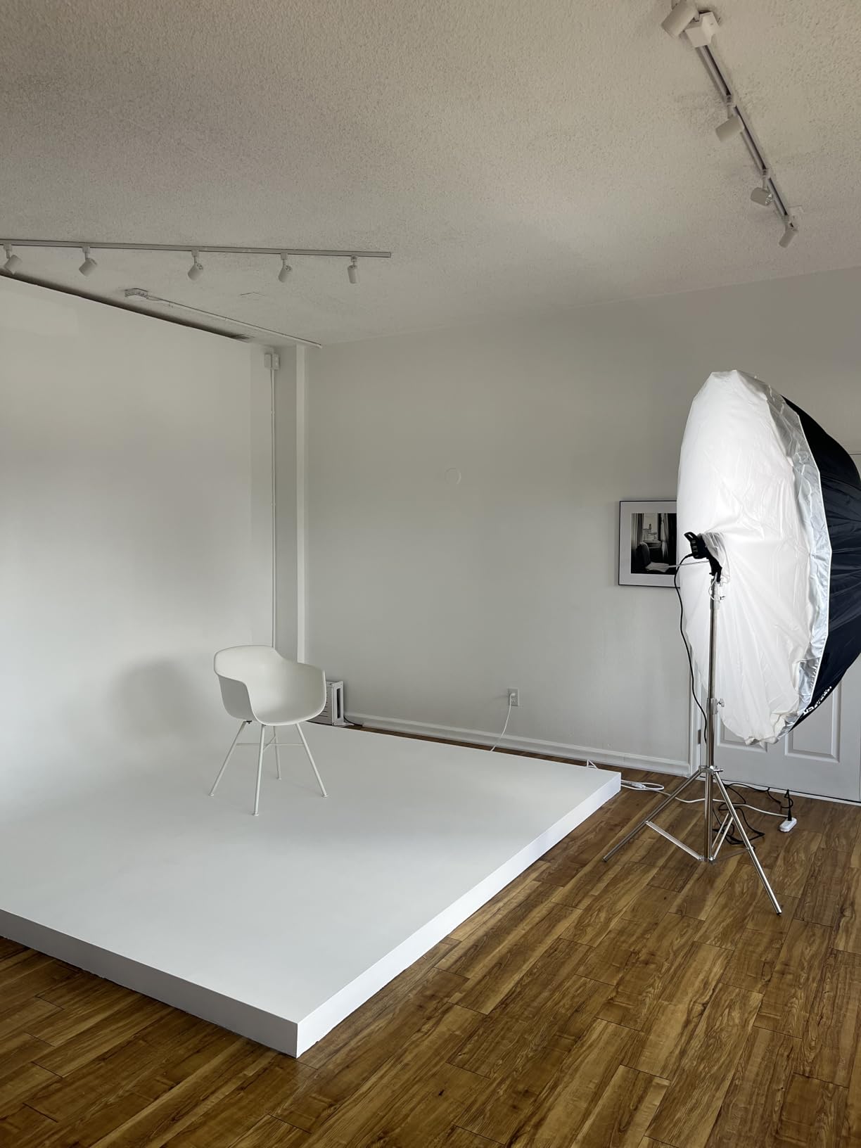 K&F CONCEPT 9.2ft/2.8m Stainless Steel Light Stand, Spring Cushioned Heavy Duty Photography Tripod Stand customer photo 1