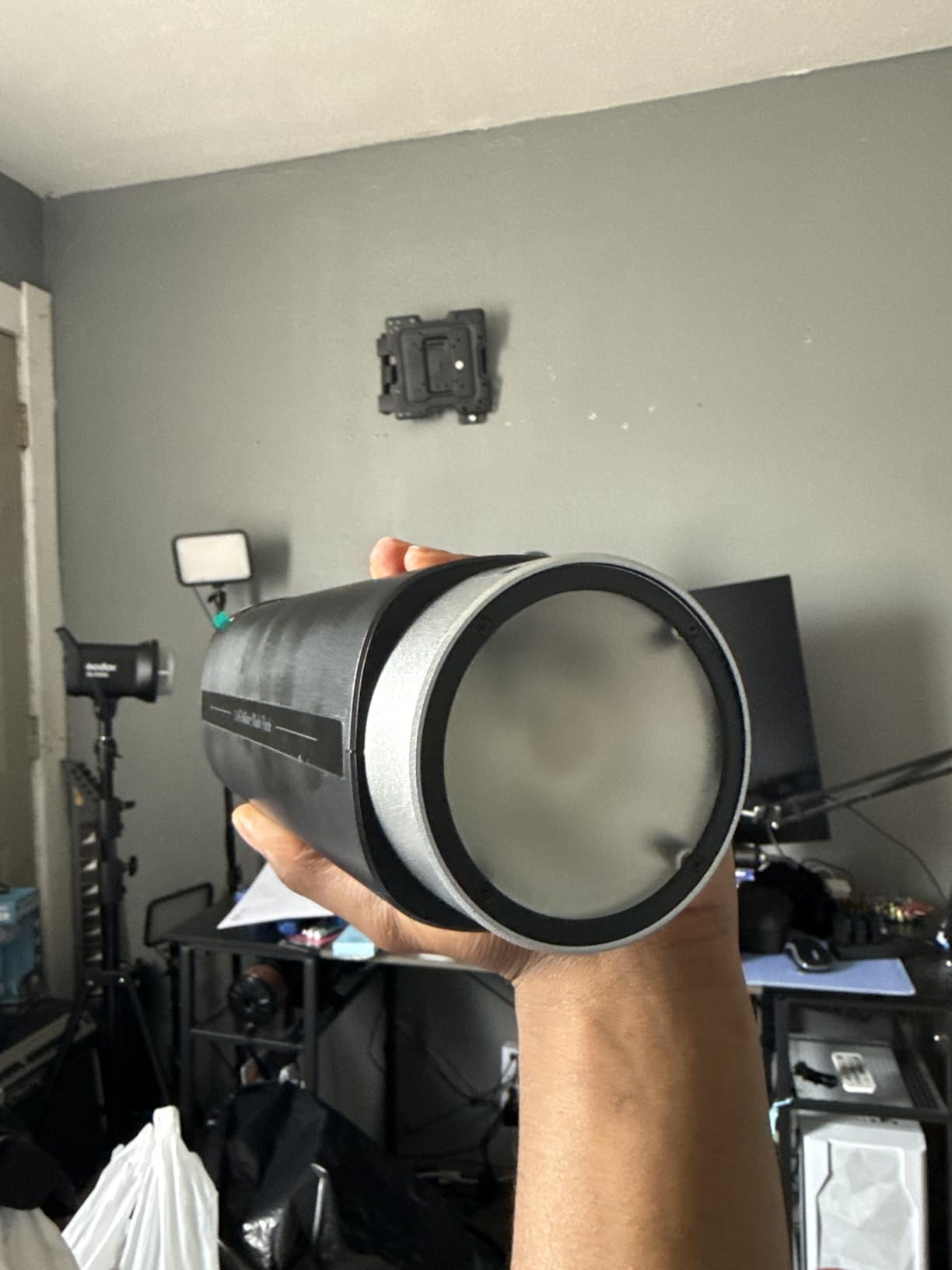 NEEWER Q200 200Ws 2.4G TTL Outdoor Studio Flash Strobe App Control, 1/8000 HSS 3200mAh Battery Photography Monolight, 10W Modeling Lamp customer photo 1