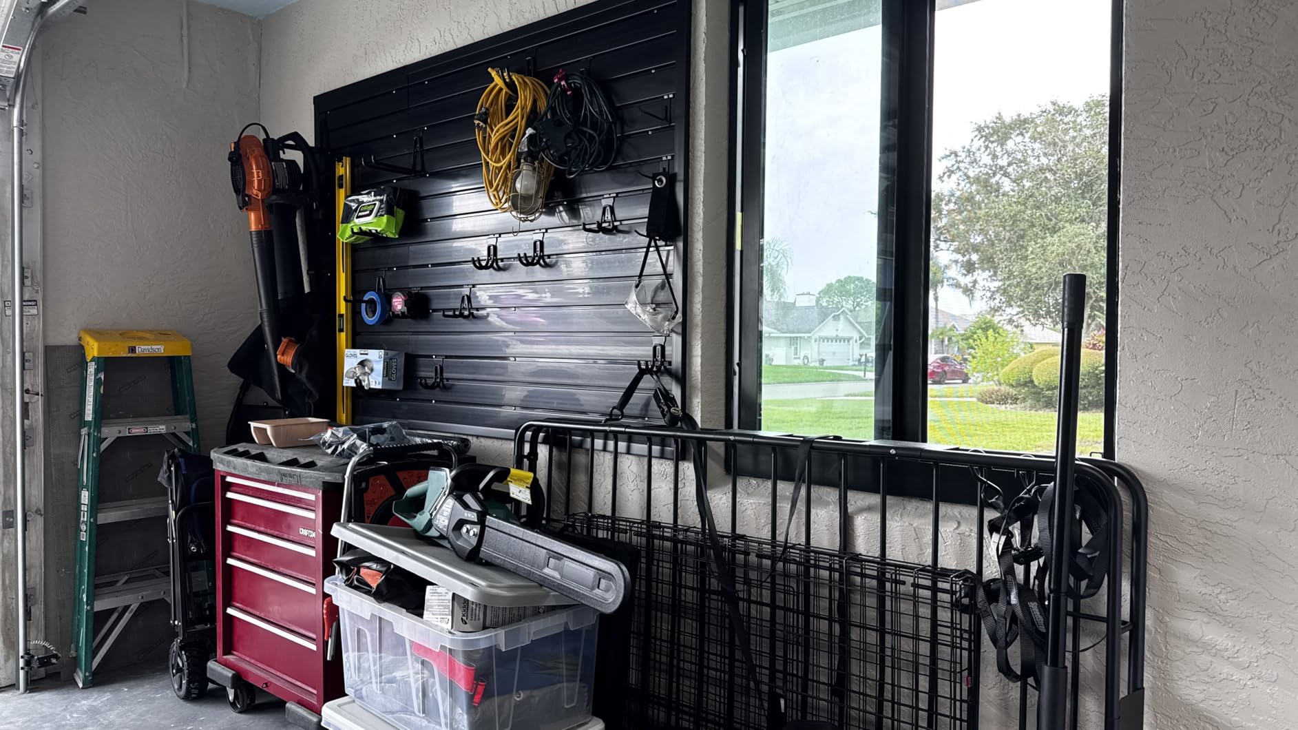 klasit Slatwall Hooks Black 20Pack Firmly and Durable Slatwall Accessories, Perfect for Organizing Garden Tools and Heavy Duty Tools and Garage Hooks customer photo 1