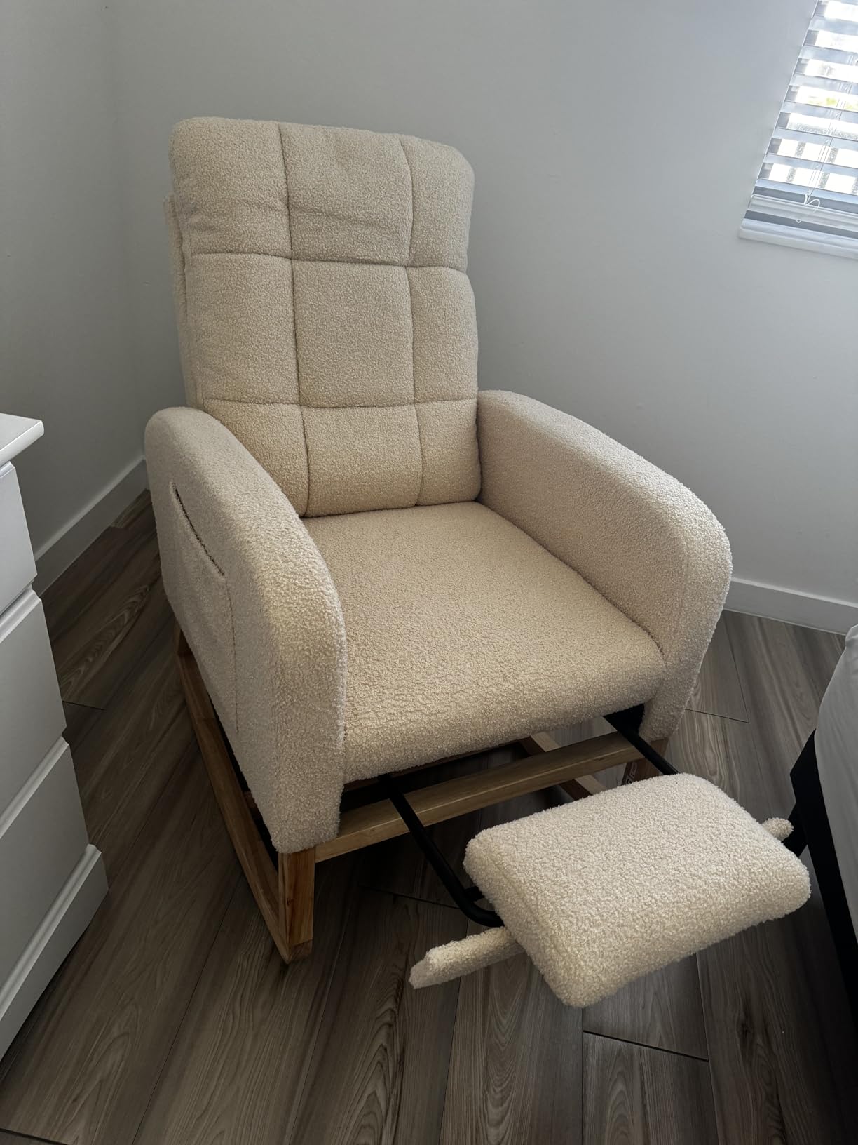 NIOIIKIT Modern Nursery Rocking Chair, Teddy Upholstered Rocking Chair with Footrest, Comfortable Rocker Recliner with Side Pocket, Rocker Glider for Living Room, Bedroom, Nursing Room (Apricot) customer photo 2