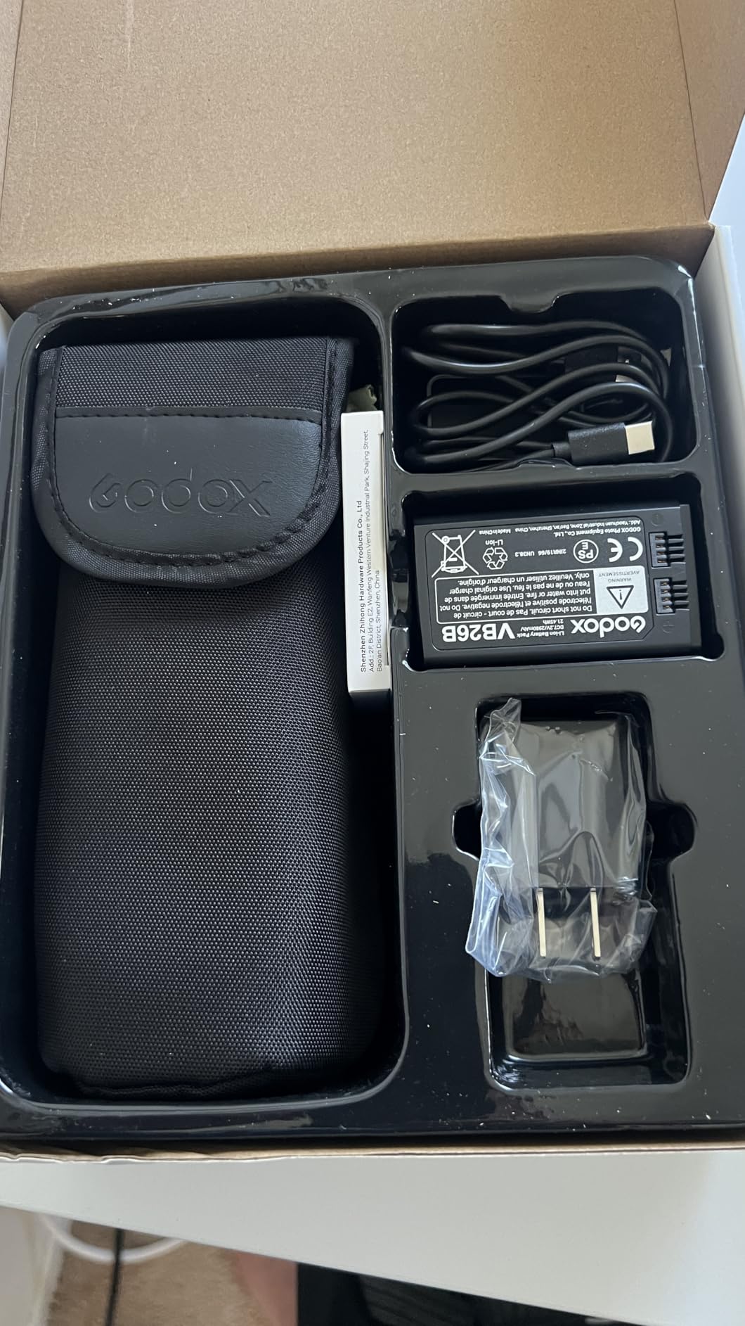 Godox V1 V1-C Flash for Canon Speedlite, 76Ws 2.4G TTL 1/8000 HSS Camera Flash, 480 Full Power Shots, 2600mAh Li-ion Battery, LED Modeling Lamp (USA Version) customer photo 2