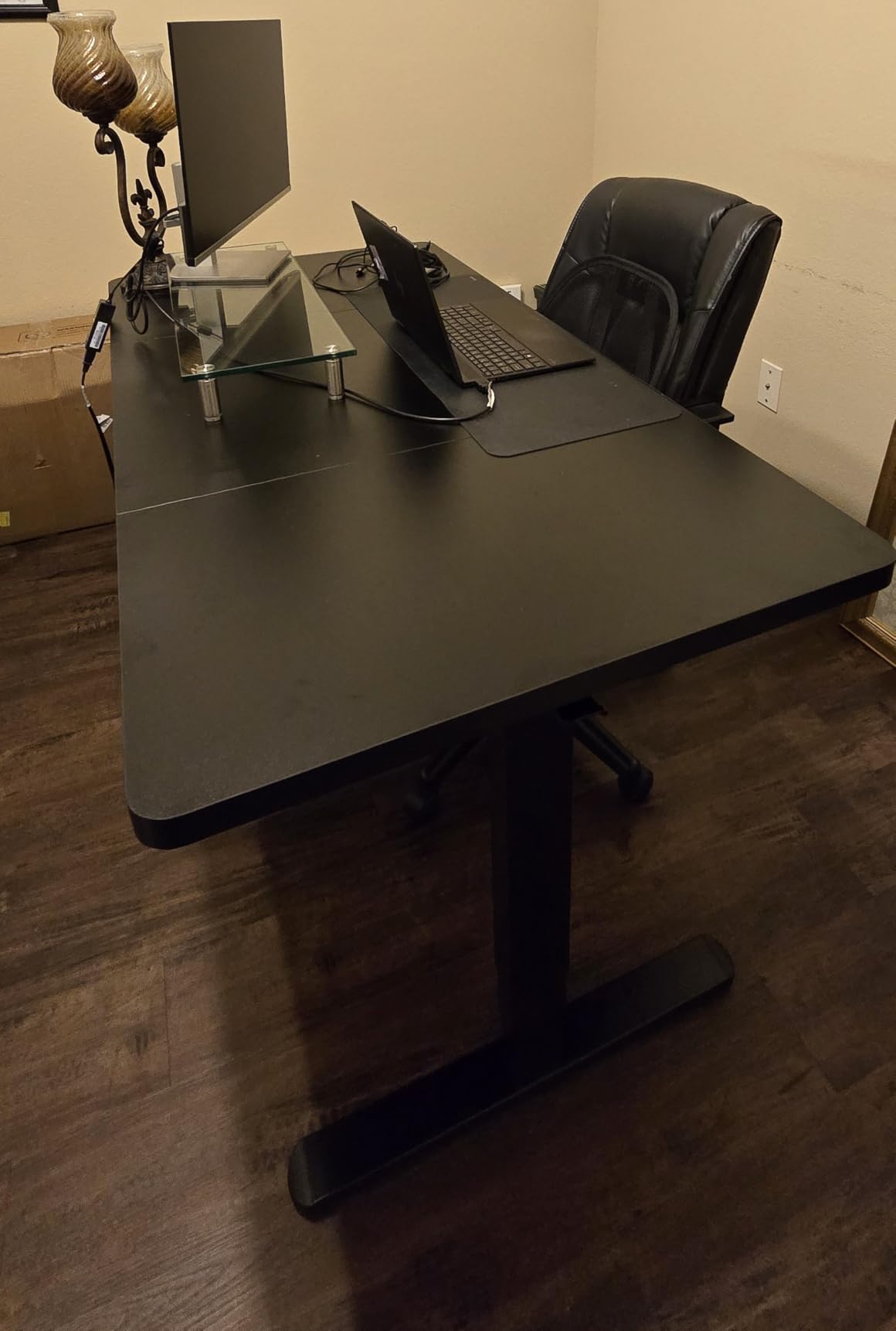 HUANUO 60 x 30 inch Large Standing Desk, Powerful Brushless Motor Large Height Adjustable Table, 4 Memory Preset Stand Up Work Station customer photo 1