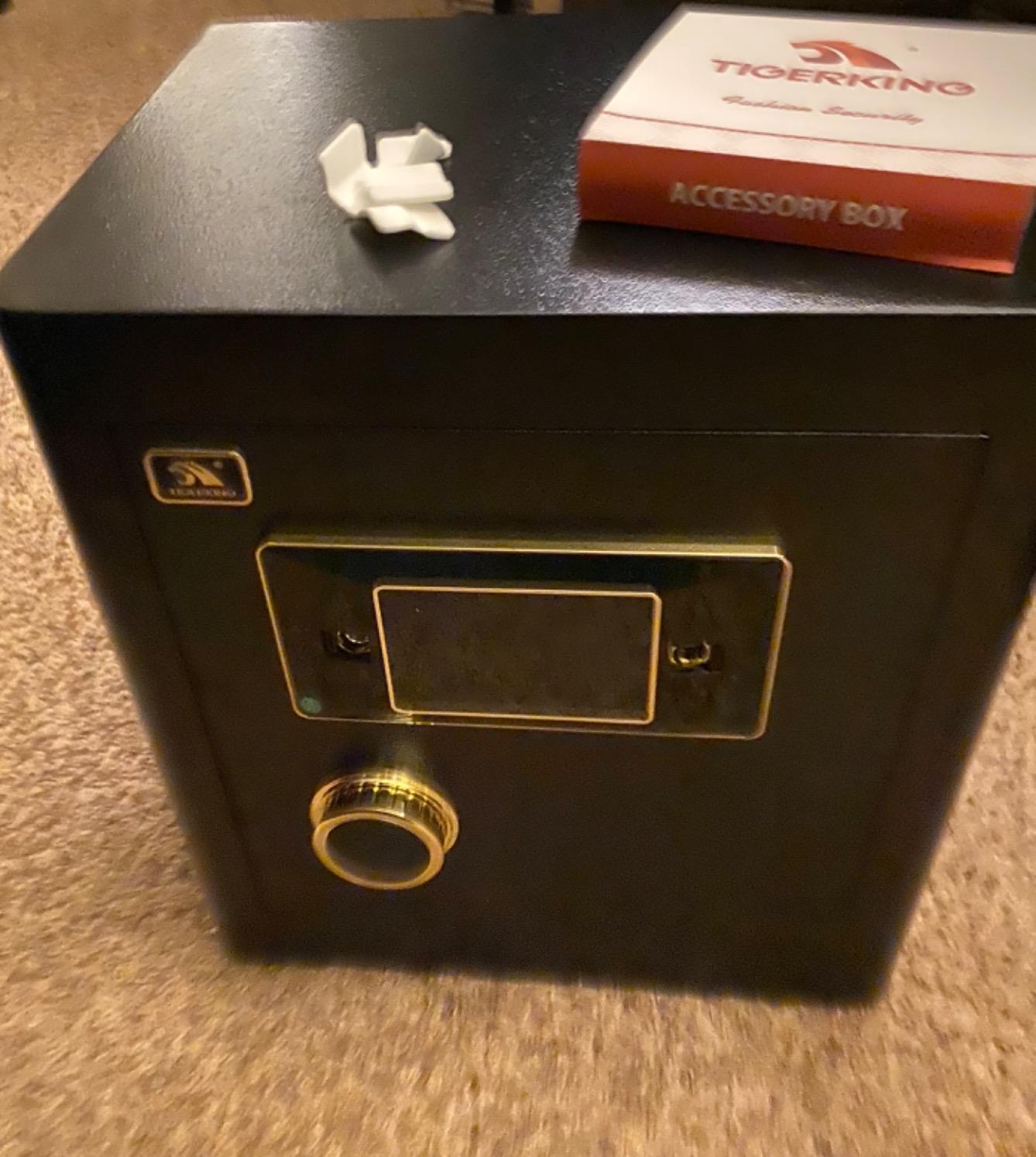 TIGERKING Heavy Duty 6-8 Gun Safe, Large Gun Safes for Home Rifle and Pistol, Gun Cabinets for Rifles and Shotguns with 3 Removable Shelf (243 LBS) customer photo 2