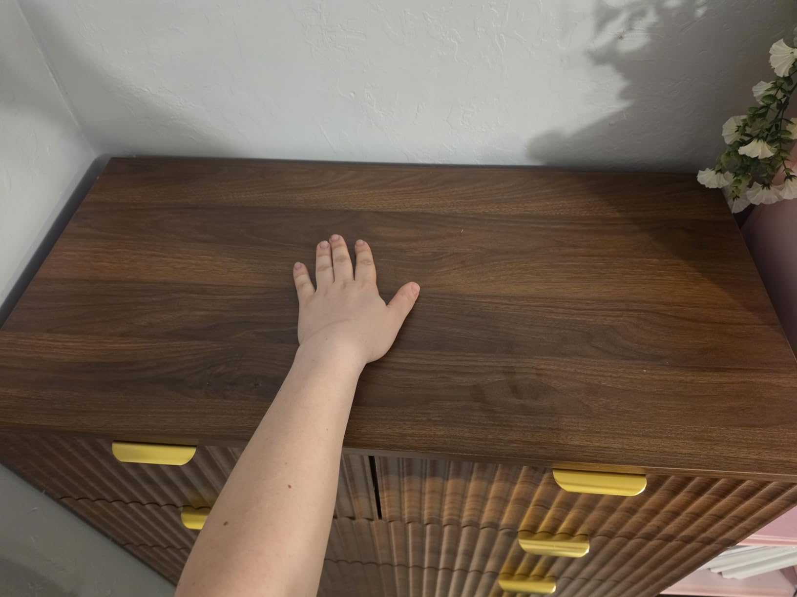 Fluted Dresser for Bedroom with 9 Drawers, 57