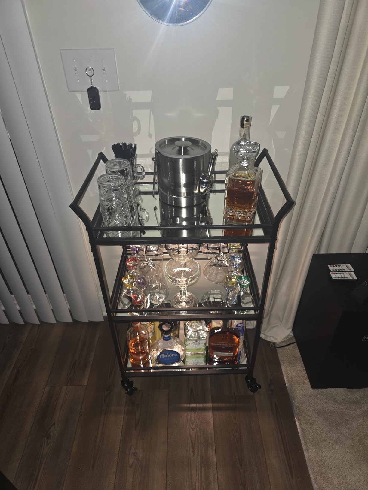VASAGLE Bar Cart Gold, Large Home Bar Serving Cart with 3-Tier Mirrored Shelf, Wine Holders, Glass Holders, Kitchen, 15 x 33.9 x 35.4 Inches, Gold ULRC083A02 customer photo 2
