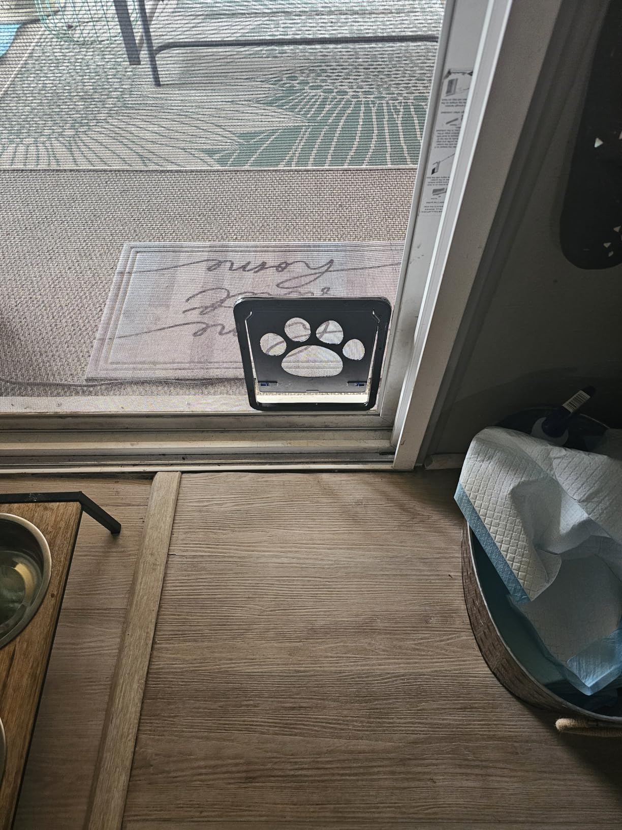 Large Dog Door for Screen Door, Lockable Doggy Door for Sliding Door, Automatic Closing Doggie Pet Screen Door, Build in Large Cat Screen Door customer photo 1
