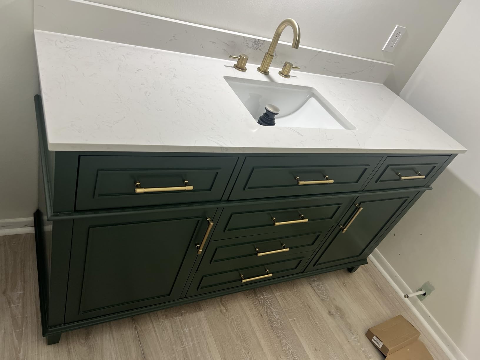 60 Inch Bathroom Vanity with Sink, Single Sink Bathroom Vanity with Adjustable Feets, Modern Bathroom Storage Cabinet with Soft Closing Doors & Dovetail Drawers, Green customer photo 2