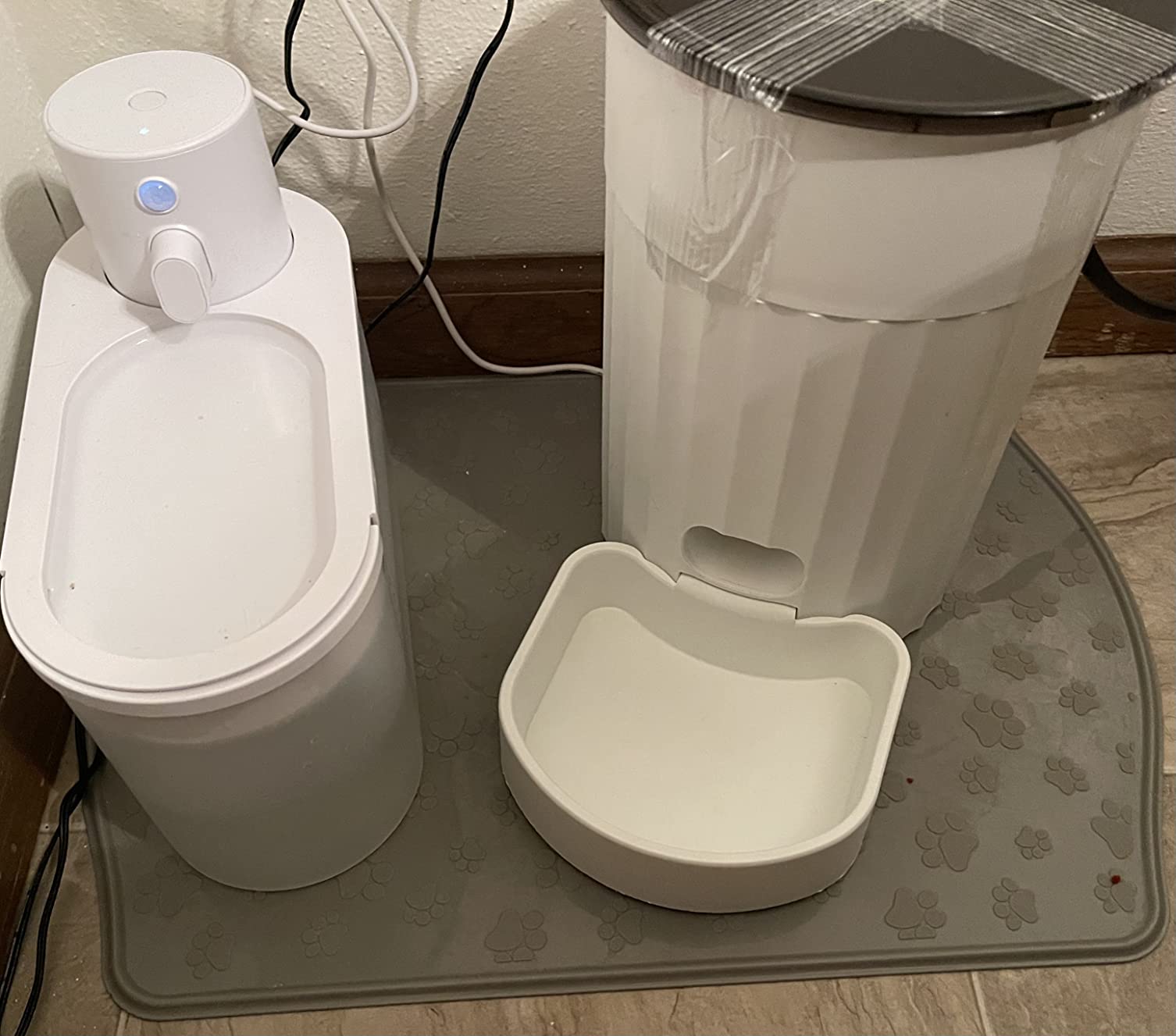 PAPIFEED Automatic Cat Feeder with App, 2.4G WiFi Cat Food Dispenser, 6L Timed Cat Feeders for Dry Food, 10 Meals/Day, 12 Portions/Meal, Dual Power Supply Smart Pet Feeder for Small Dog, Grey customer photo 1