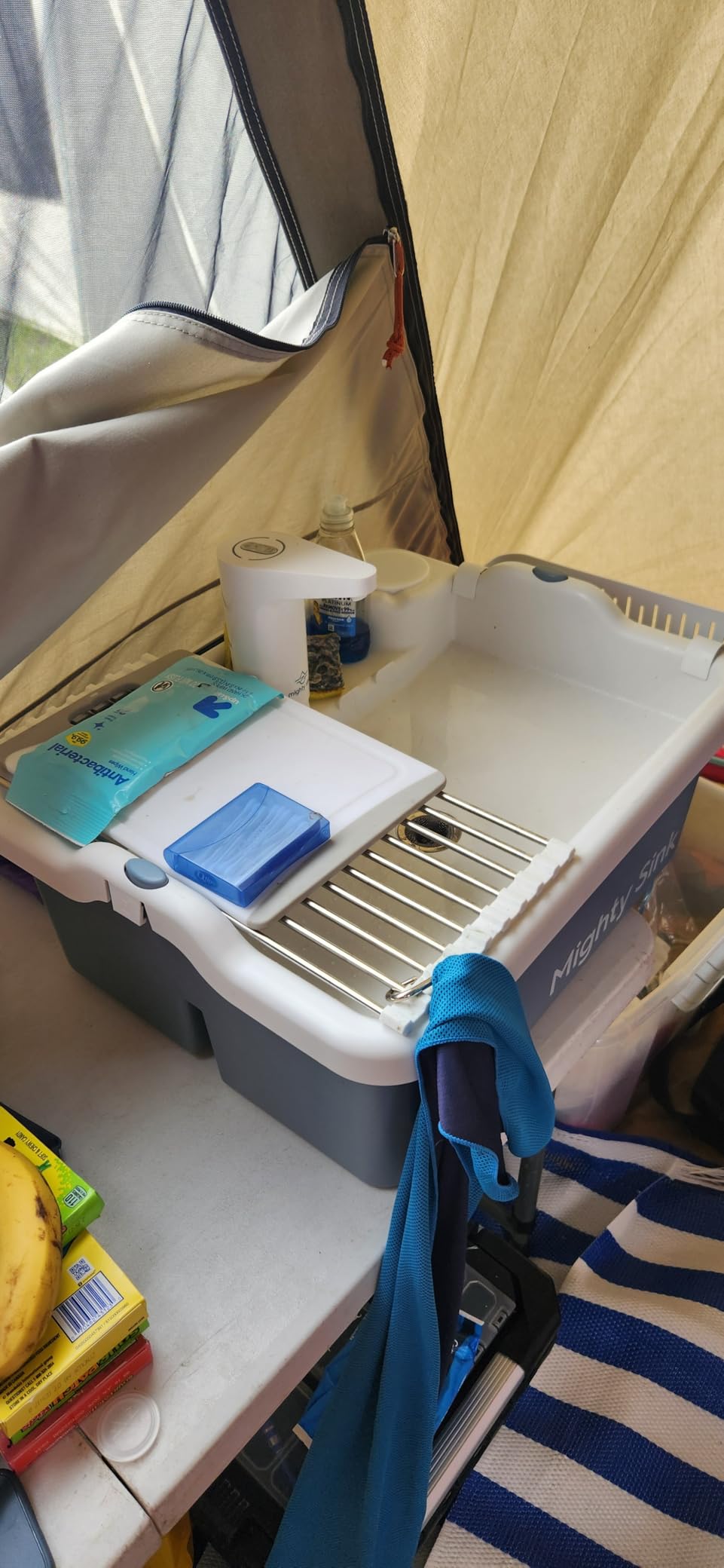 Mighty Sink Portable Sink: Patented Wash Station with Electronic Faucet, 2 Gallons, Easy Setup, Indoor & Outdoor Use customer photo 2