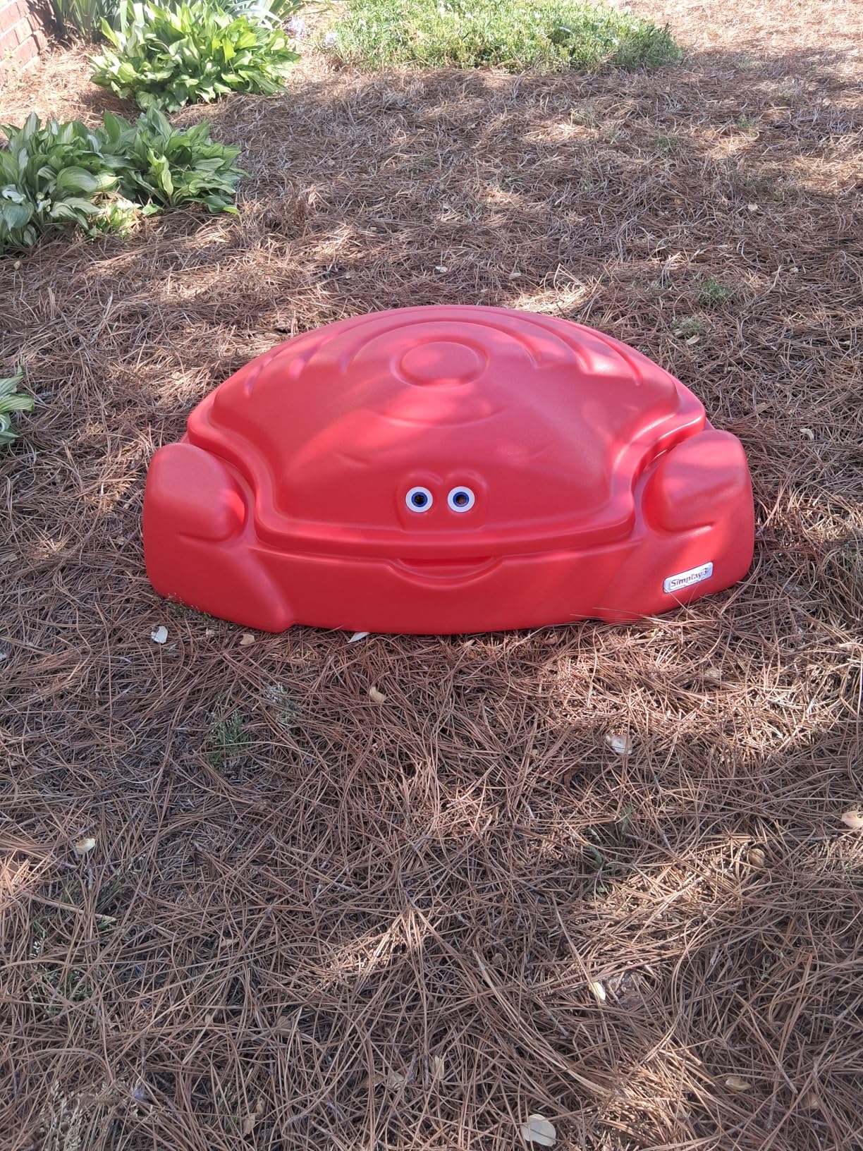 Simplay3 Coastal Crab Fully Assembled Sandbox for Kids, Toddler Outdoor Sand Box with Lid for Playground, Backyard, Ages 1.5 to 5 Years, Made in USA, Red customer photo 1