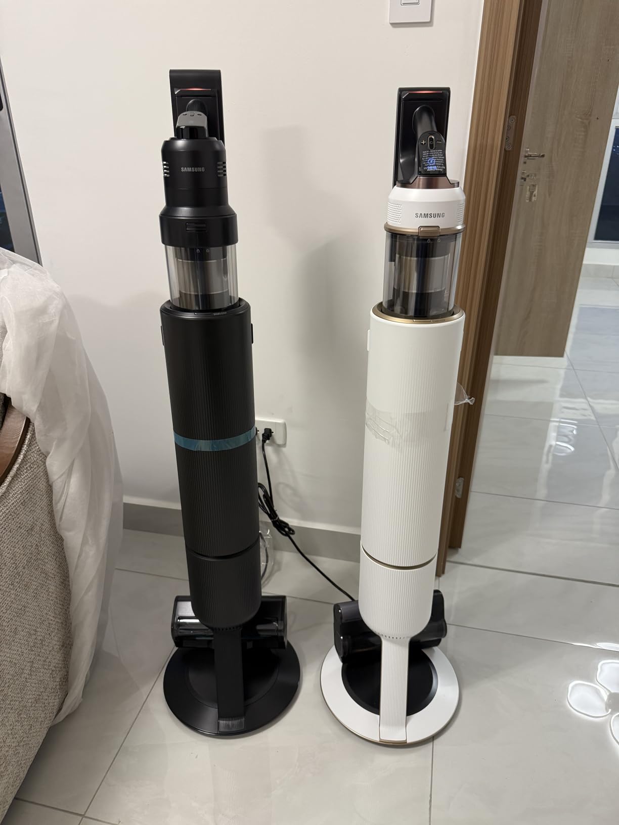 Samsung Bespoke AI Jet Ultra Cordless Stick Vacuum with All-in-One Clean Station, 400AW Powerful Suction, Long Battery Life, Anti-Tangle Pet Tool, 2025 customer photo 1
