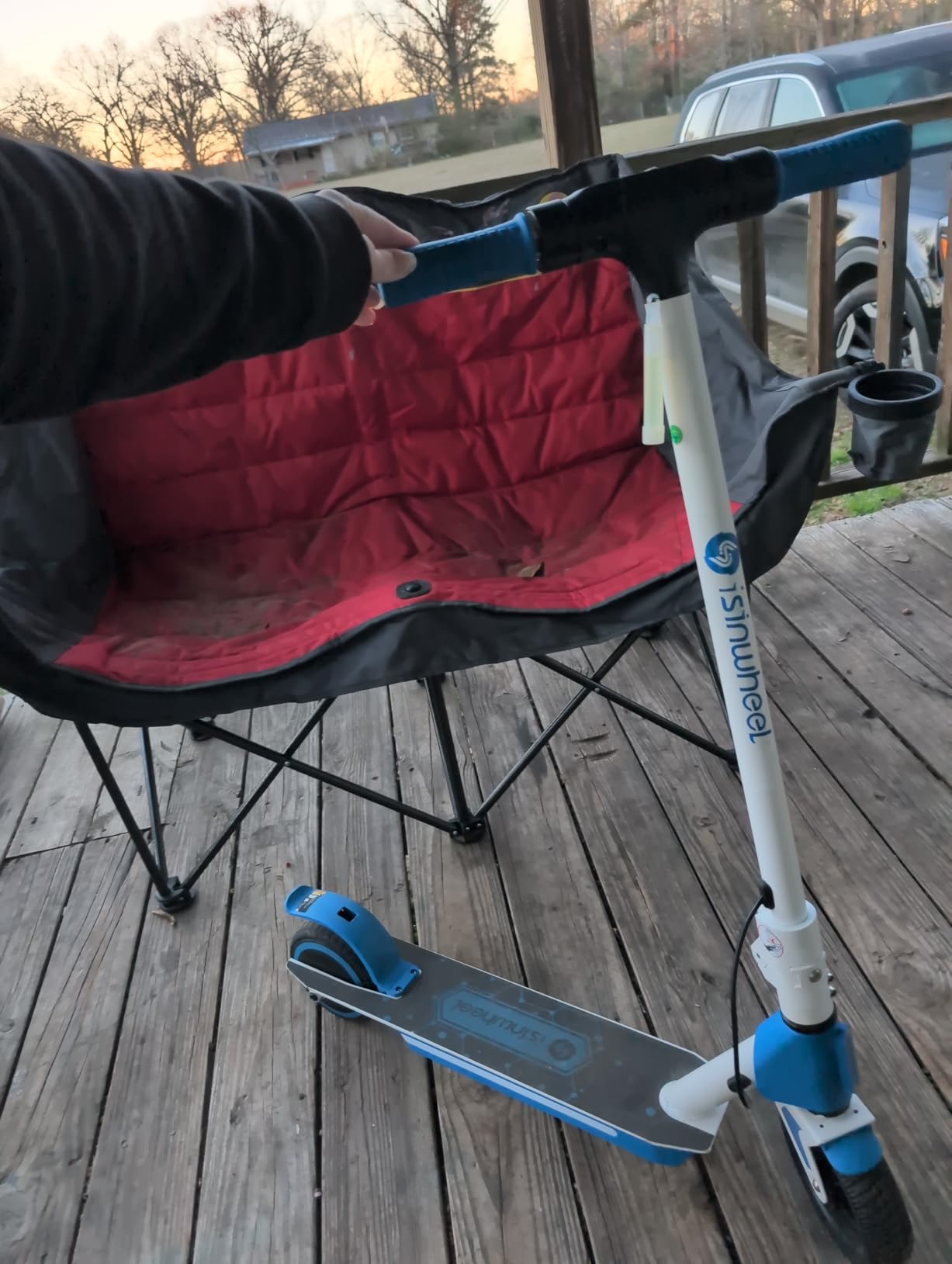 isinwheel Electric Scooter for Kids Ages 6-14, 200W/250W Foldable Kids Electric Scooter with 3 Speeds (5/8/12 Mph), Adjustable Handlebar, Dual Brakes, LED Display customer photo 1