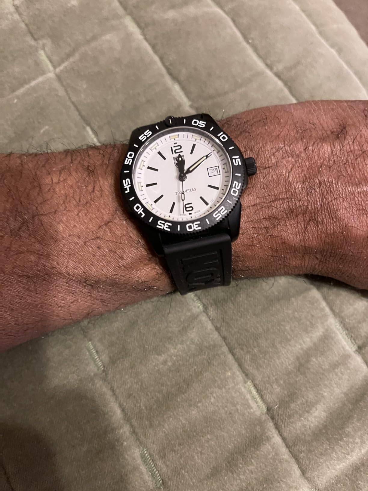Luminox Pacific Diver - Mens Watch - Dive Watch - Swiss Quartz - 200M Water Resistant - Sapphire Crystal - Stainless Steel Case - Swiss Made customer photo 2