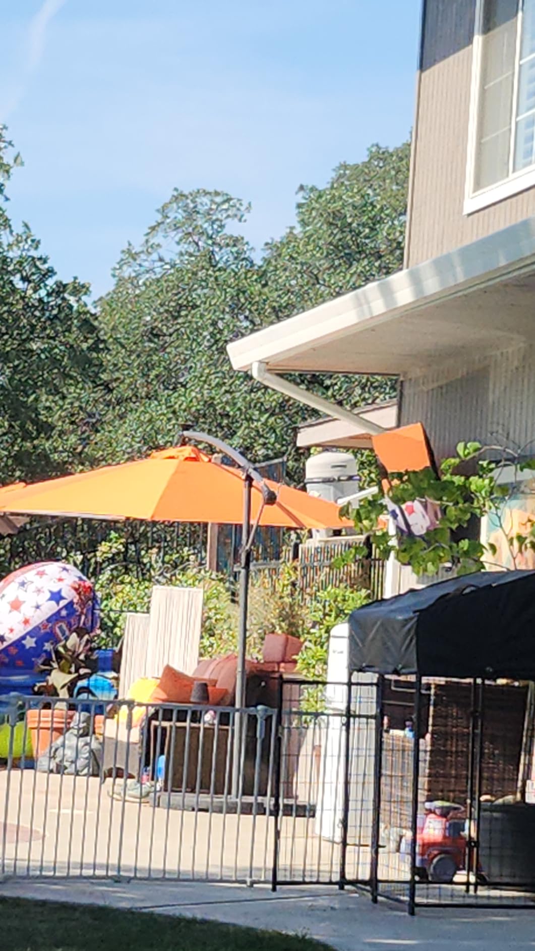 Best Choice Products 10ft Solar LED Offset Cantilever Hanging Market Patio Umbrella, Smooth 360 Rotation, 8 Sturdy Ribs, Easy Adjustment - Tan customer photo 2