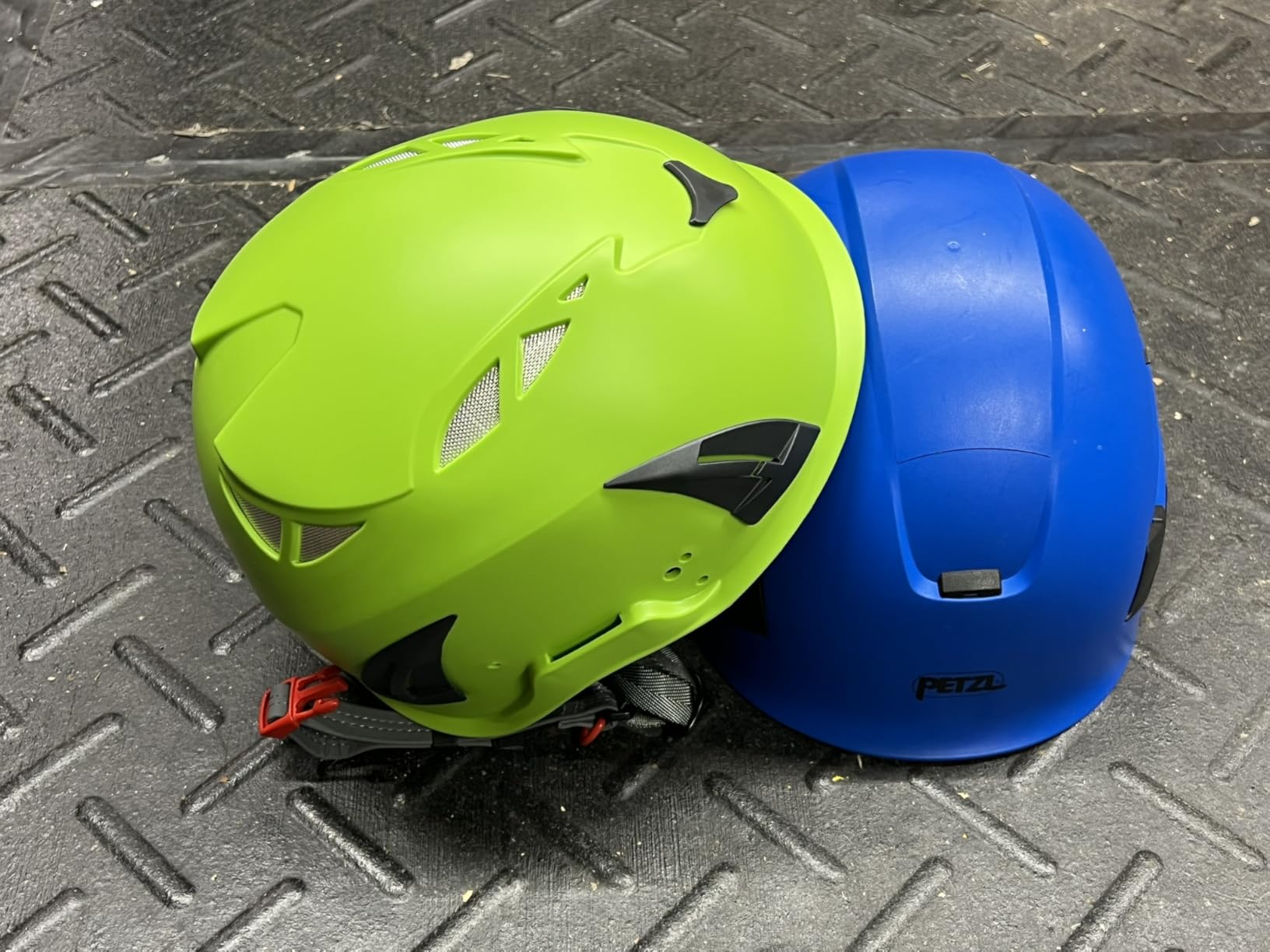 Land Helmets ClimbPro Helmet EN 12492 Vented for Rock Climbing - Durable, Lightweight Shell, Adjustable Chin Strap, Perfect for Outdoor Adventure with Universal Accessory Slots customer photo 1