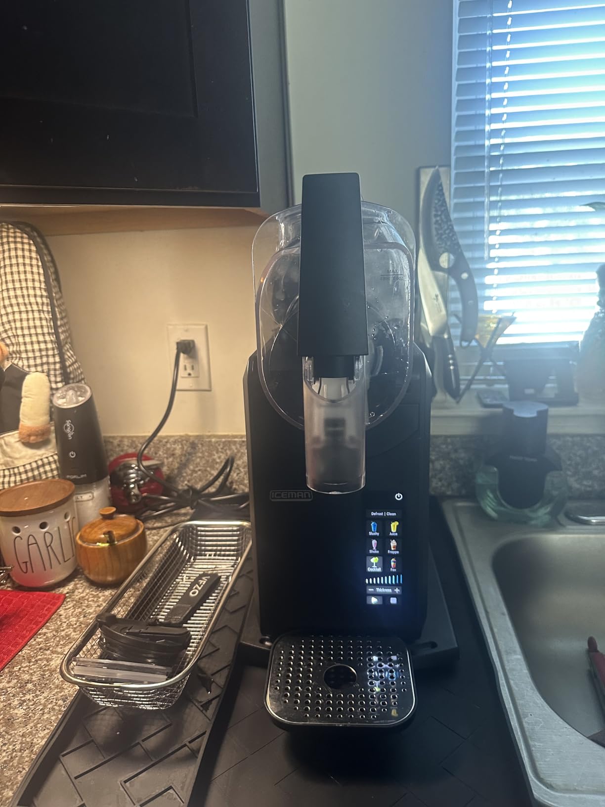 Iceman by Chefman Slush-Ease MAX 90oz Slushie Machine, 64oz Liquid Capacity Frozen Drink Maker & Slushy Machine with 5 Presets and LED Display, Perfect for Frozen Margaritas, Frappes, Smoothies customer photo 1