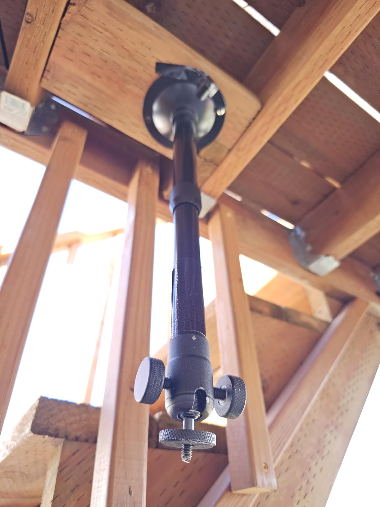 DAWASAPAT Projector Ceiling Mount with New Gimbal, Adjustable Length Projector Mount, 1/4-Inch Screw, Compatible with Most Projectors, Ceiling/Wall Use with Adjustable Angle customer photo 2