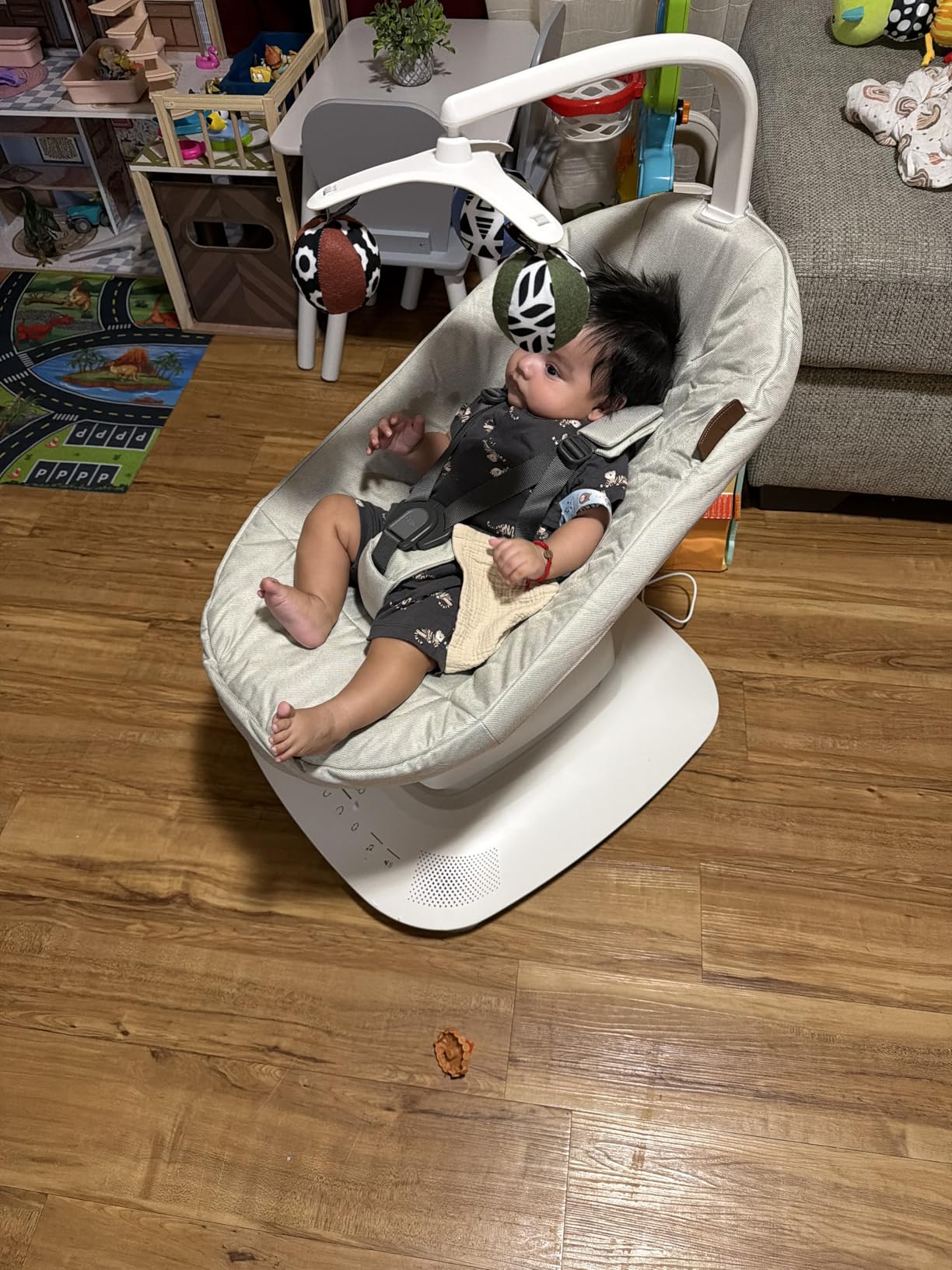 UPPAbaby Mamaroo Smart Swing - Customizable Soothing Modes with MotionSync Technology - Infant Recline + Bluetooth Enabled - Included Newborn Insert - Wells (Dark Taupe Melange) customer photo 1