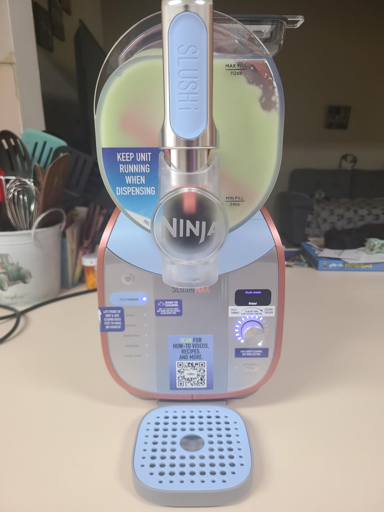 Ninja SLUSHi Max XXL Smart Frozen Drink Maker, Top Performance and Smart Technology, Party Size 150 Ounces Capacity, No Ice Needed, 6 Programs, Ideal Temp and Texture up to 12 Hours, Peach, FS605 customer photo 2