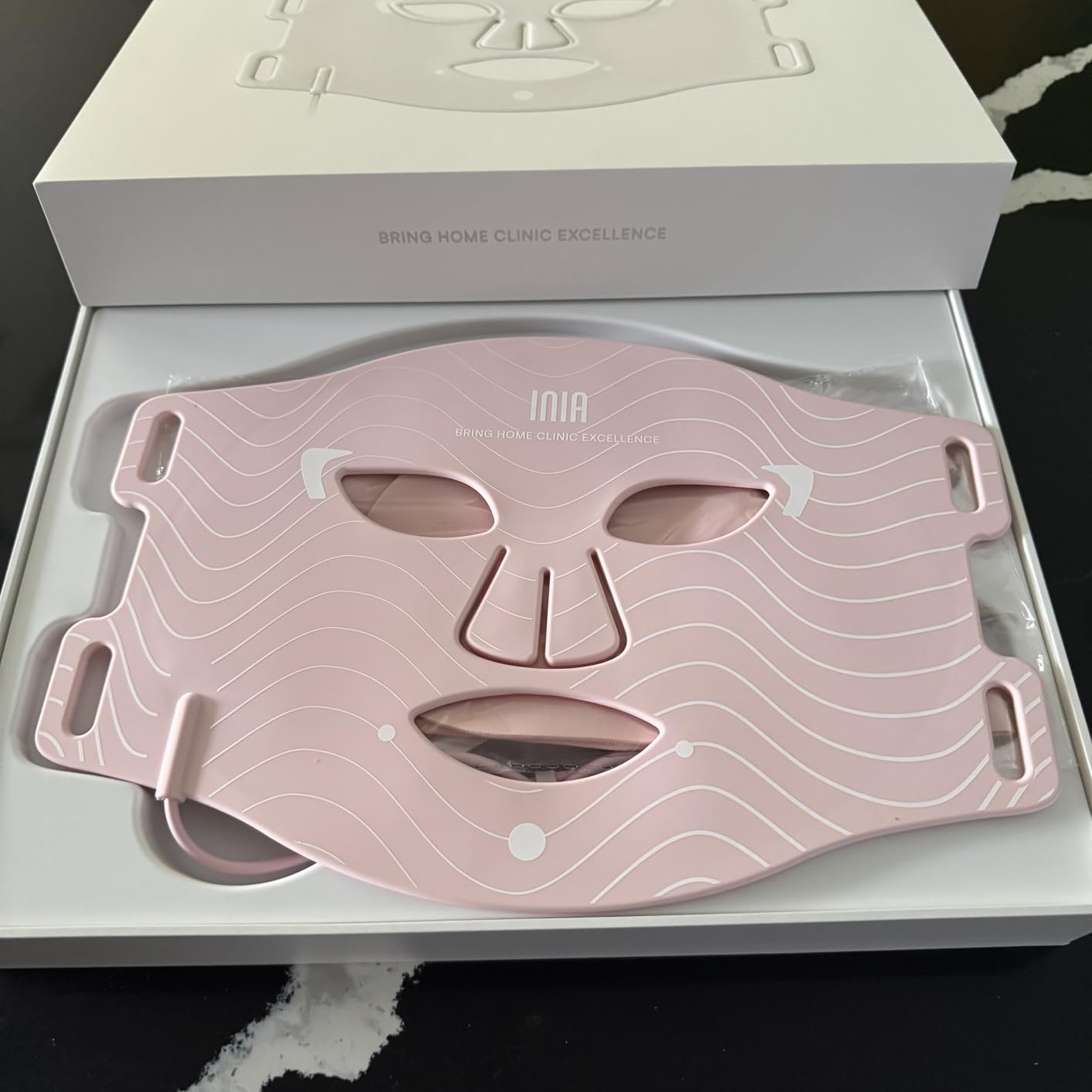 INIA Red Light Therapy Mask for Face - 4 Light Modes with 850nm NIR, Red & Blue LED Light Therapy, 2600mAh Rechargeable LED Face Mask customer photo 1