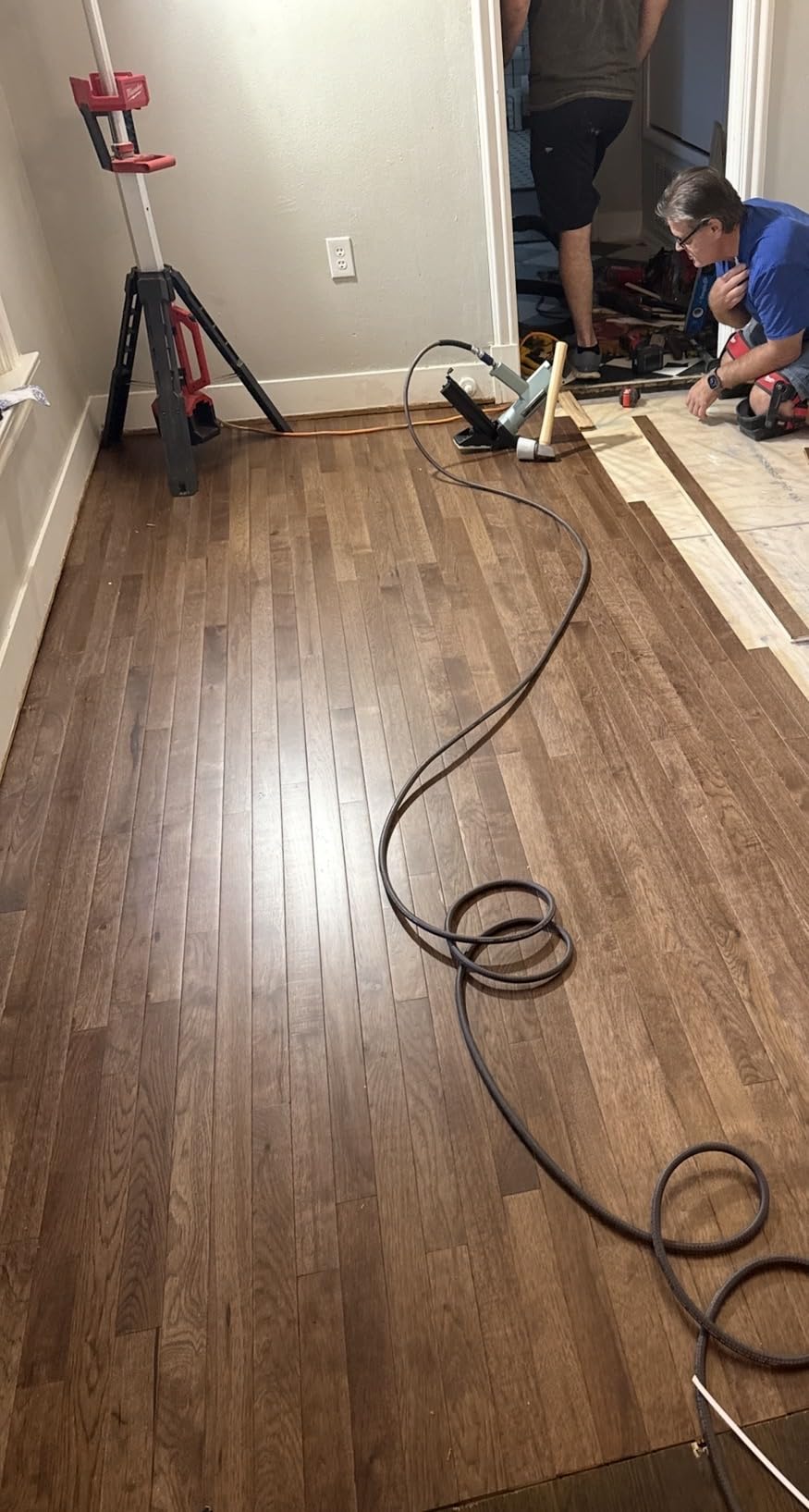 Metabo HPT 2-in-1 Flooring Nailer & Stapler, N5010AC customer photo 1