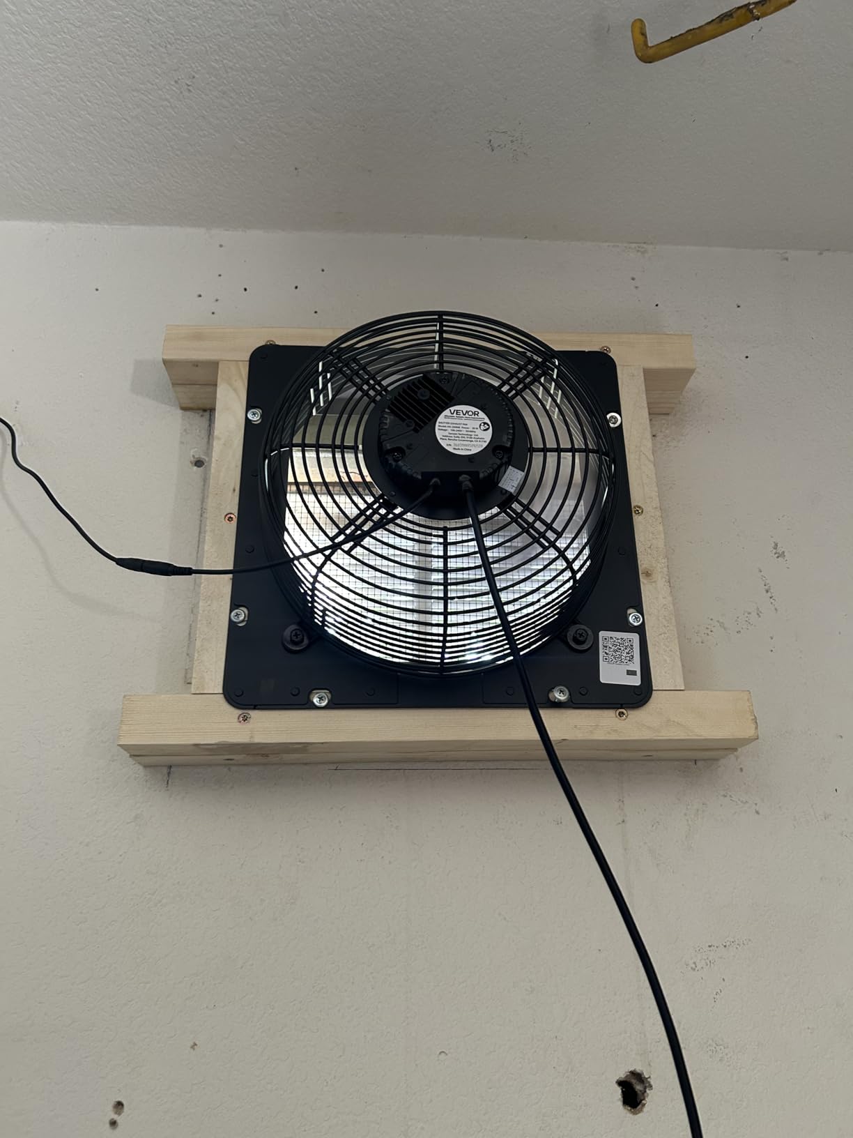 VEVOR 16 inch Exhaust Fan, Wall Mounted Attic Fan with Variable Speed, Temperature & Humidity Controller, 3000 CFM, Automatic Shutter customer photo 1