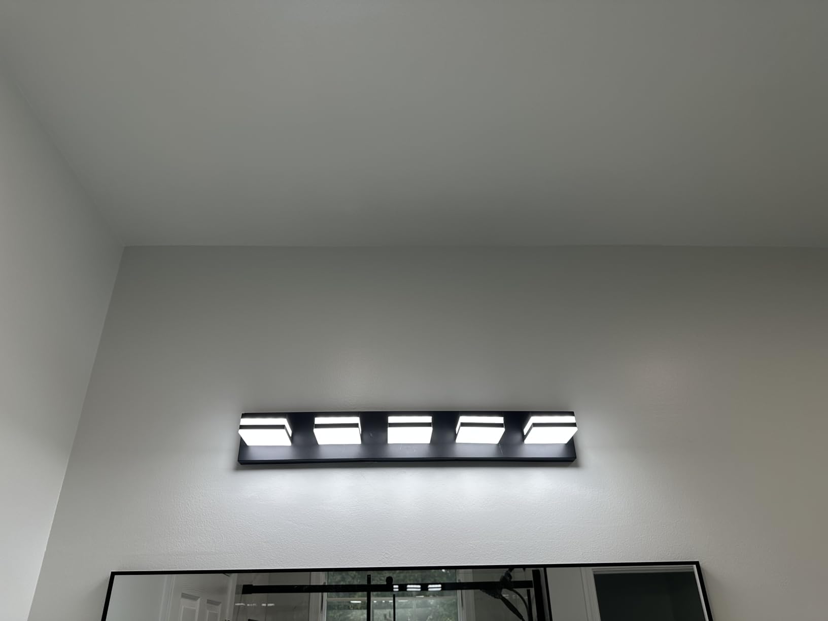 IZORRO LED Modern Bathroom Lights Fixtures(4-Light,Dimmable,360°Rotate),Matte Black Acrylic Wall Lighting,Vanity Lights for Bathroom Over Mirror - 6000k 24In (No Assembly Required) customer photo 2