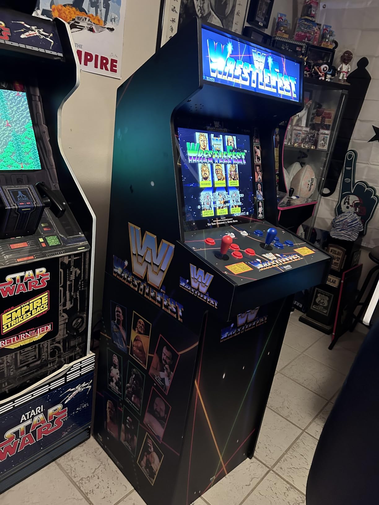 Arcade Classics - WWE Ultra Series Game Machine, 5 Games, 17