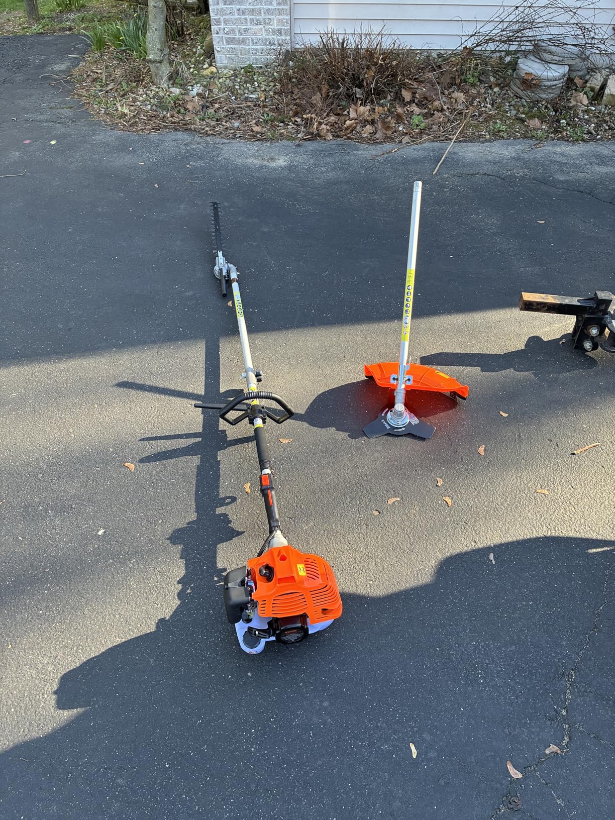 VEVOR Gas Hedge Trimmer, 2 Cycle Gas Power Handheld Hedge Trimmer, 5-in-1 63cc Cordless Weed Eater with Protective Gear Set, Includes Hedge and String Trimmer, Brush Cutter(3T & 40T Blades), Pole Saw customer photo 2