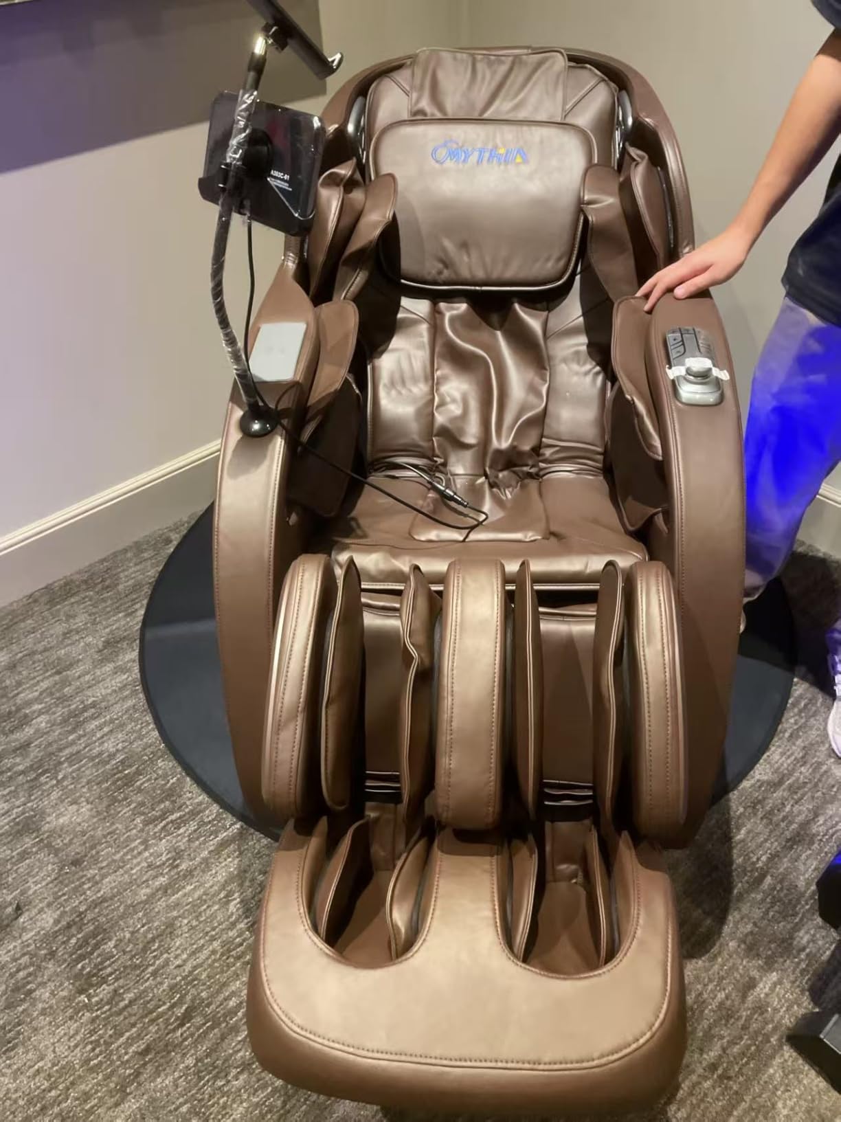 MYTHIA 2026 4D Massage Chair for Home Relaxation - Full Body Zero Gravity Recliner with 55