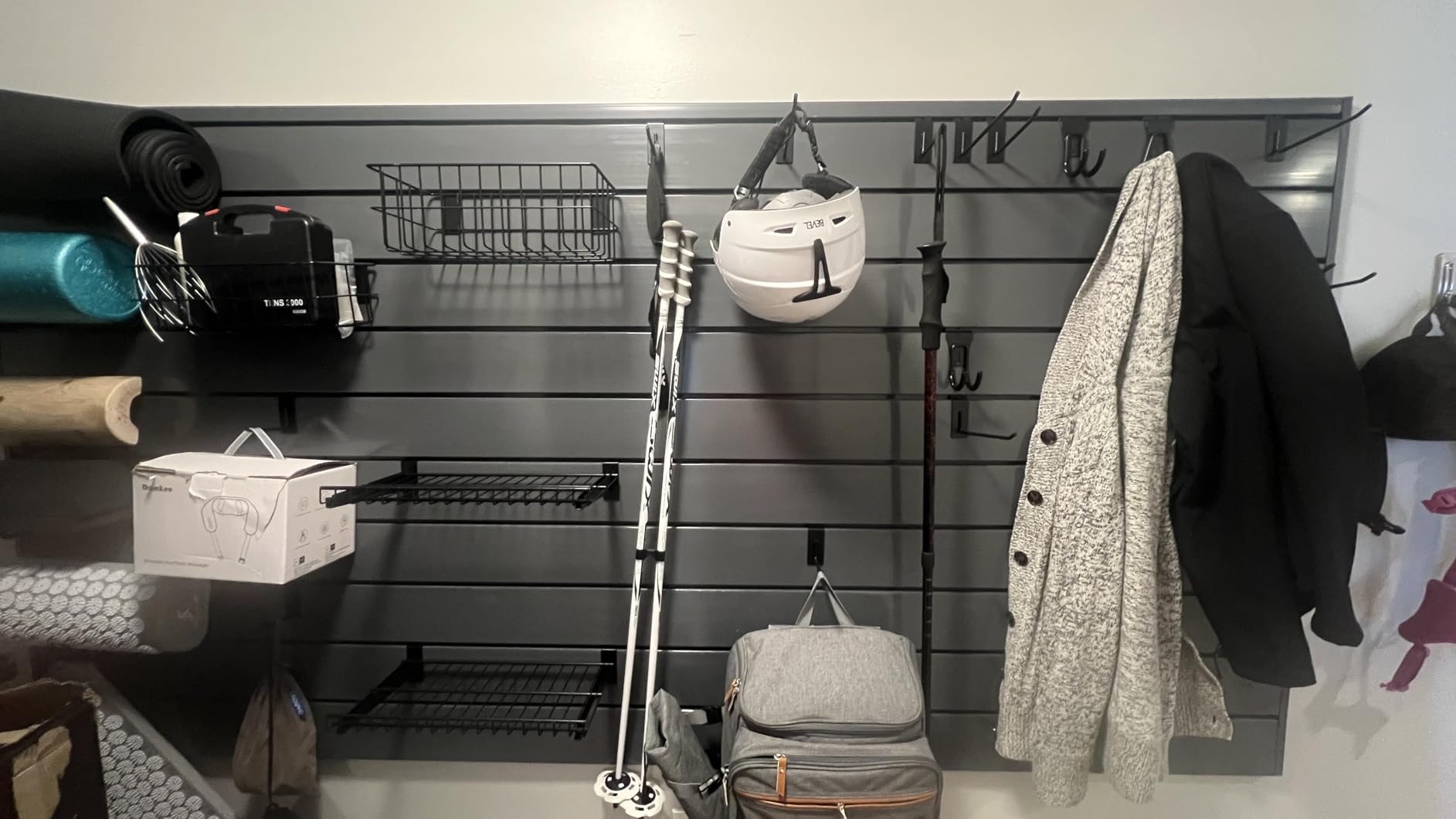 24PCS Slatwall Accessories Set, Includes Metal Slatwall Baskets, Shelves and Hooks, Heavy Duty Slat Wall Organizer Kit for Shops, Garage and Room Storage (Black,24pcs) customer photo 1