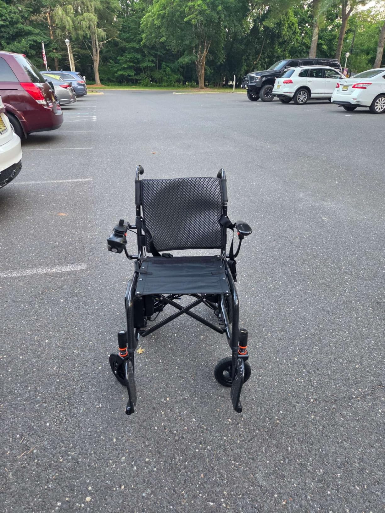 28lbs Ultralight Foldable 100% Carbon Fiber Electric Wheelchairs for Adults, FreeWink Rear Control 28 Miles Long Range Power Wheelchairs with 2 Lithium Batteries for All Terrain Airline Approved customer photo 2