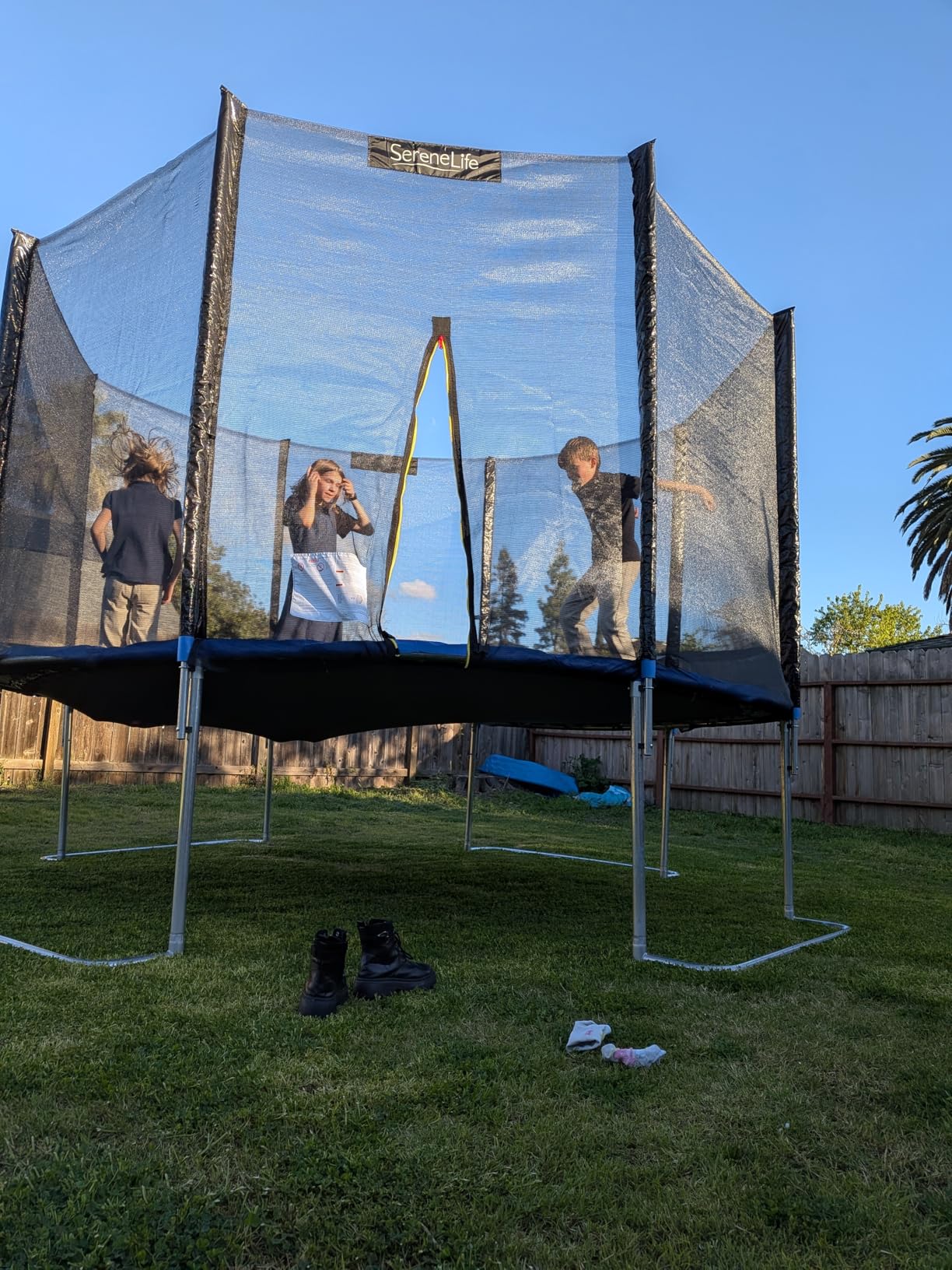 SereneLife Trampoline Outdoor with Enclosure Net, Ladder and Anti-Rust Coating - ASTM Approved Recreational Trampolines customer photo 2