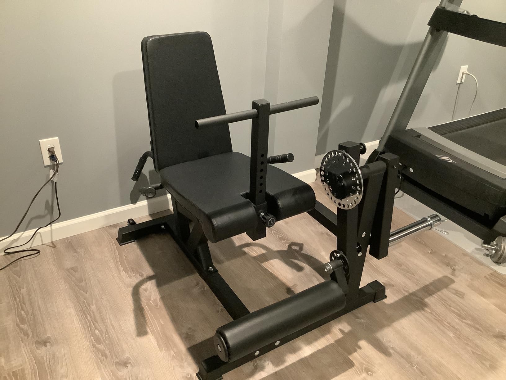 HANDBODE Leg Extension and Curl Machine, Adjustable Leg Exercise Machine, 1000 lb Seated Leg Press Extension and Lying Hamstring Curl Machine for Home Gym, Leg Workout Equipment Fits 1'' and 2'' Plate customer photo 1