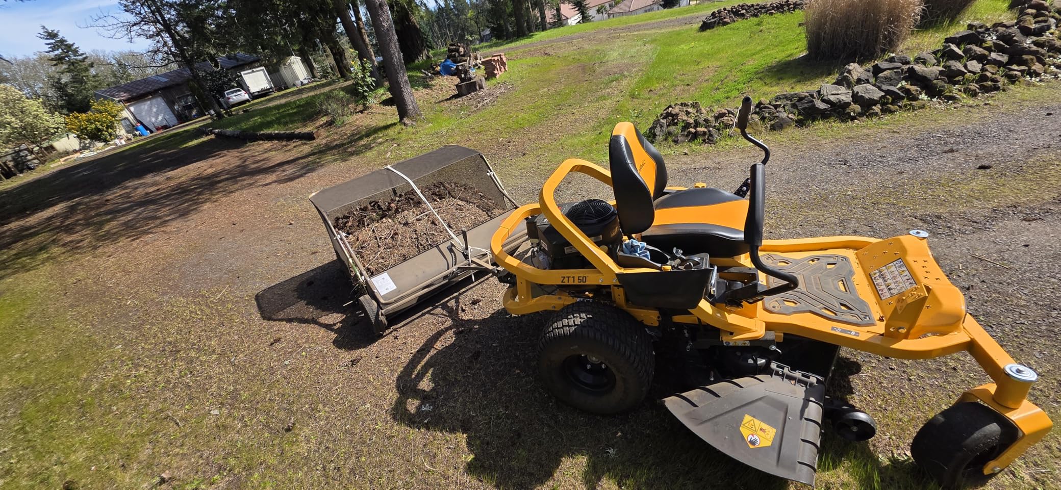 VEVOR Tow Behind Lawn Sweeper, 44 in Pull Behind Lawn Sweeper, 25 cu. ft Large Capacity Leaf & Grass Collector, Heavy Duty Garden Sweeper with Adjustable Sweeping Height for Yard, Lawn, Farm customer photo 1
