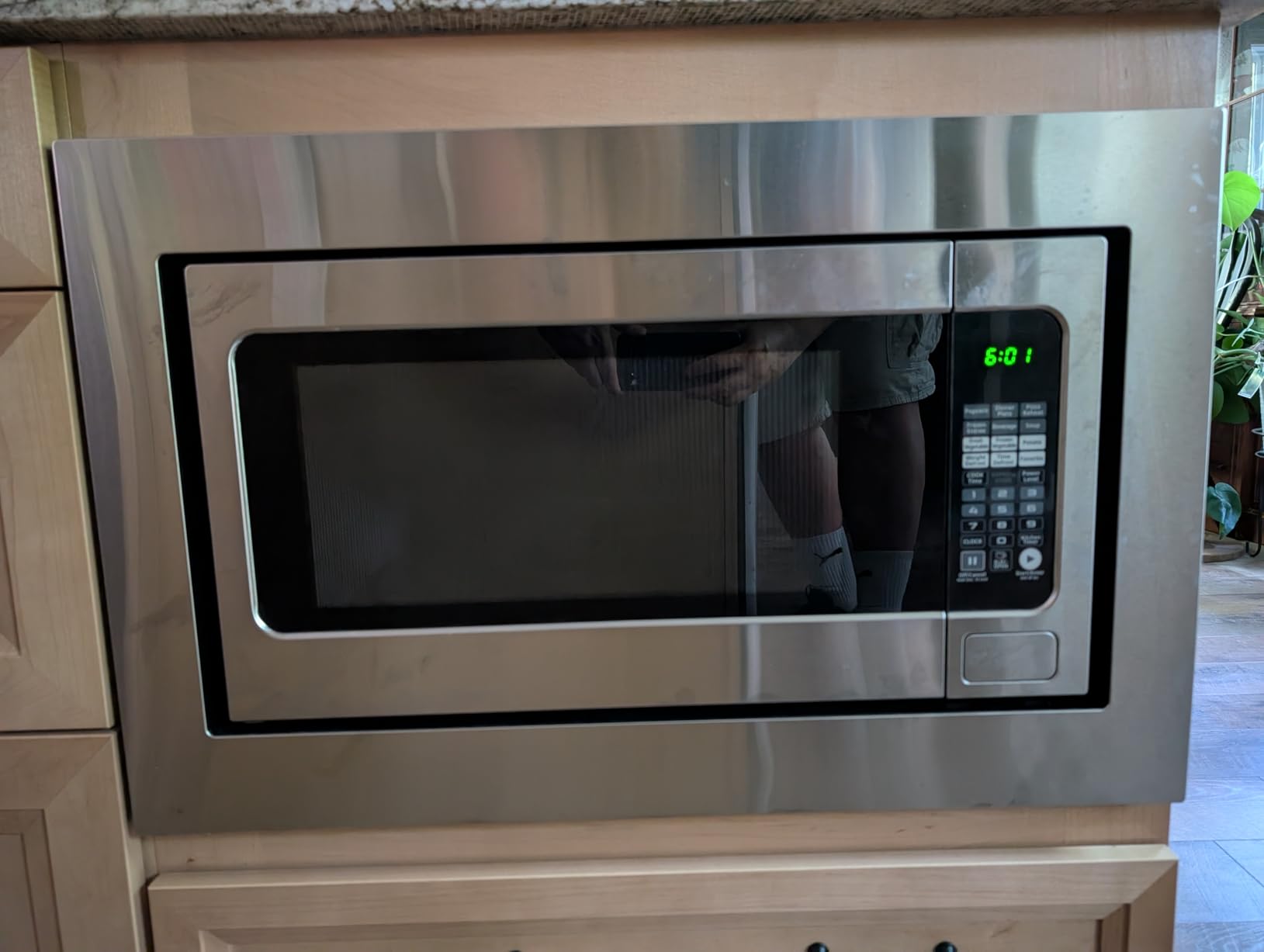 Summit Built-in Microwave with Trim Kit, Fits 24