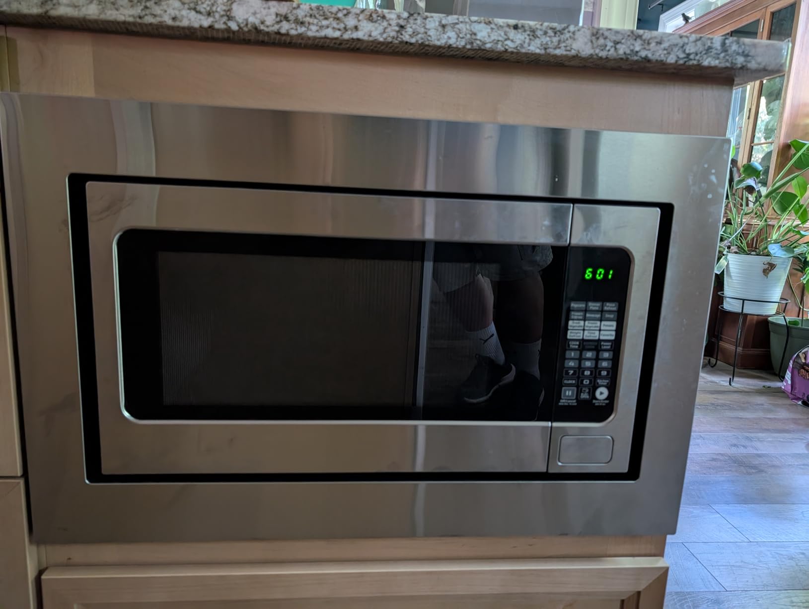 Summit Built-in Microwave with Trim Kit, Fits 24