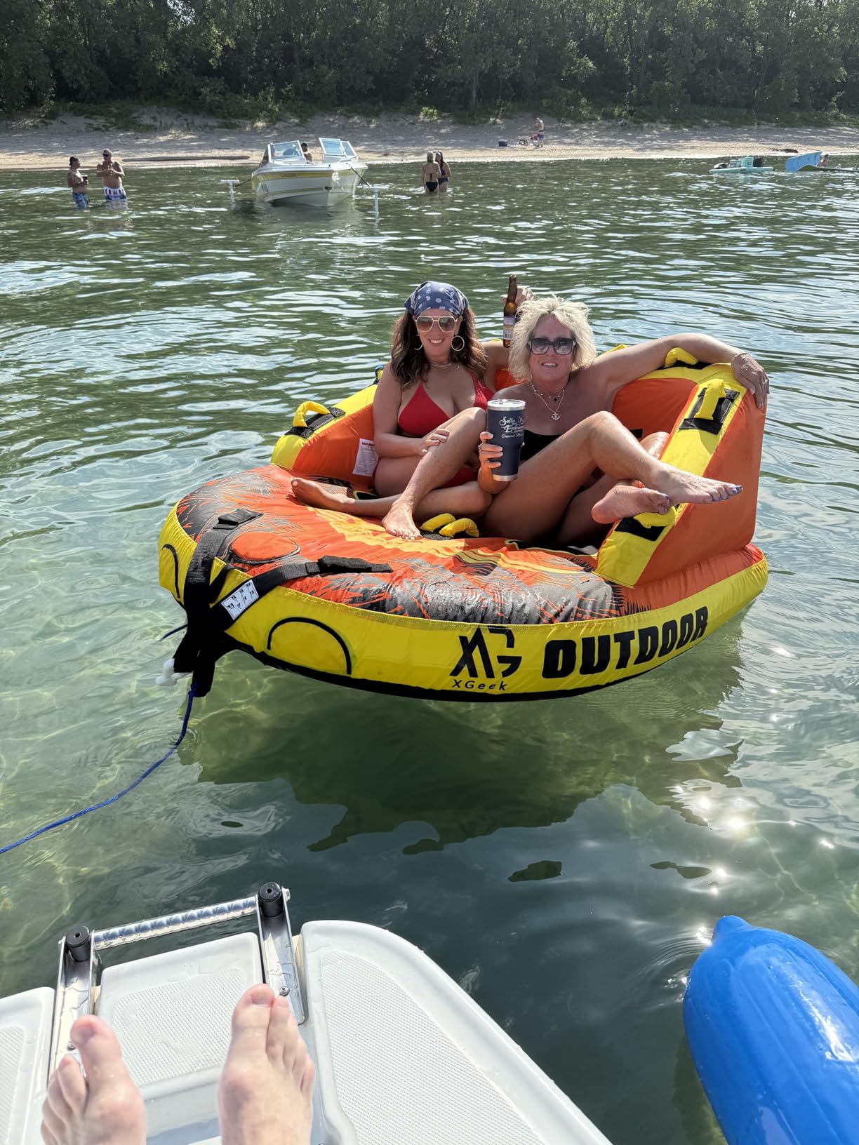 XGeek Towable Tubes for Boating, 1-4 Person Water Sport Towables for Boat to Pull, Heavy-Duty Front & Back Tow Points Inflatable Boat Tube, Super Sofa Tubes with Stronger 840D Nylon Cover customer photo 1