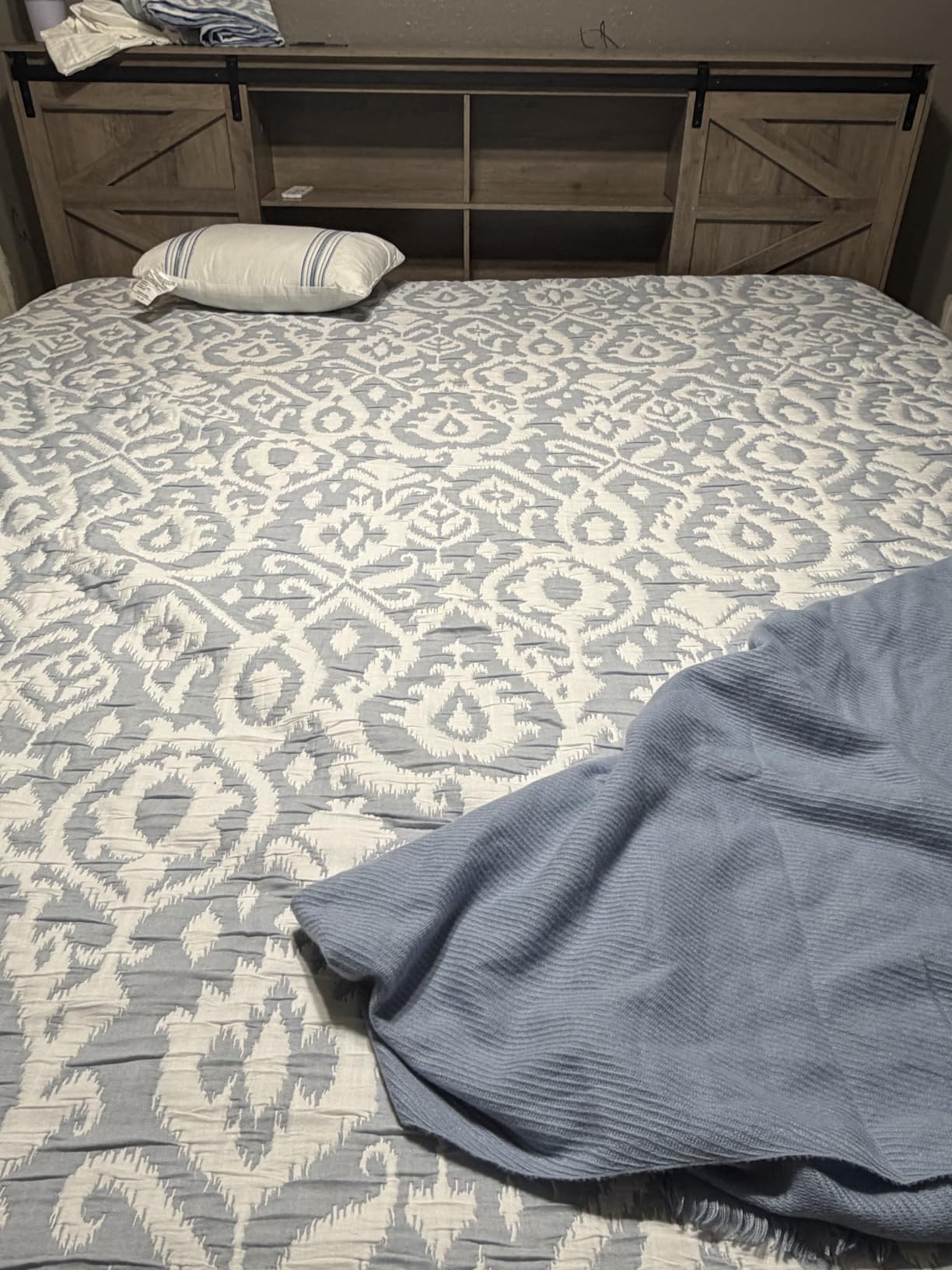 YITAHOME Farmhouse King Size Bed with 50
