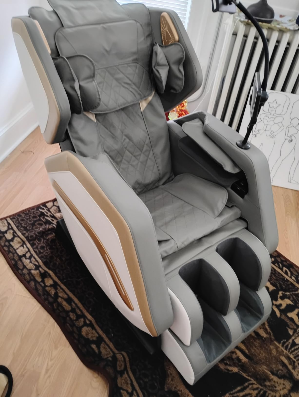 Massage Chair Full Body, Zero Gravity Massage Chair 2026 for Back Fatigue with 10 Fixed Rollers, Heating, Airbags, Phone Controller, Nightlights, Bluetooth Speaker for Living Room, Bedroom customer photo 2