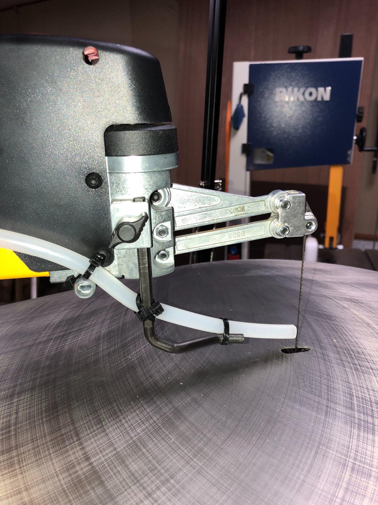 DEWALT Scroll Saw, 1.3 Amp, 20 in Steel Blade, Variable-Speed Trigger, For Precise Cuts (DW788) customer photo 1