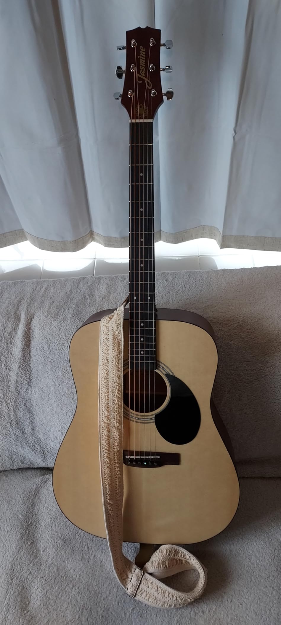 Jasmine S35 Dreadnought Acoustic Guitar Strings 6, Rosewood Fingerboard, Advanced X Bracing - Full-Size Guitar for Beginners & Others - Natural Finish, Right customer photo 2