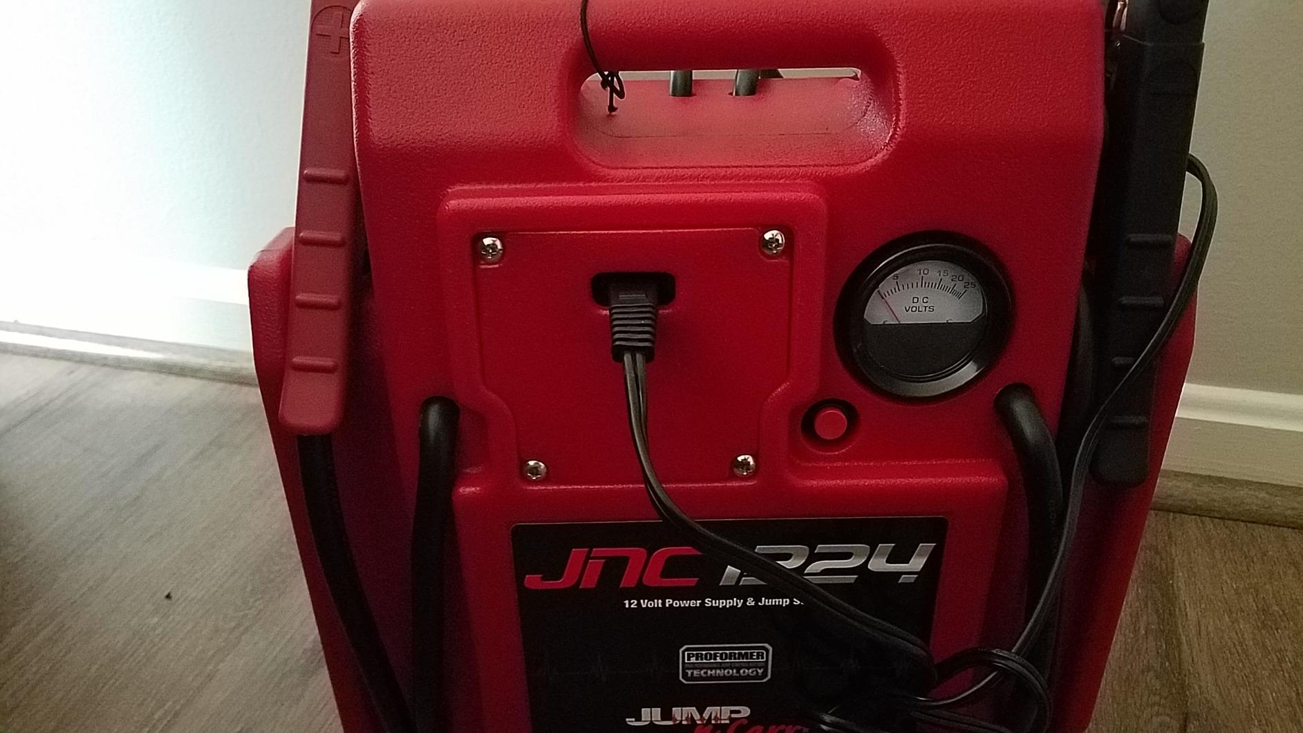 Clore Automotive Jump-N-Carry JNC1224 3400/1700 Peak Amp 12/24V Jump Starter customer photo 1