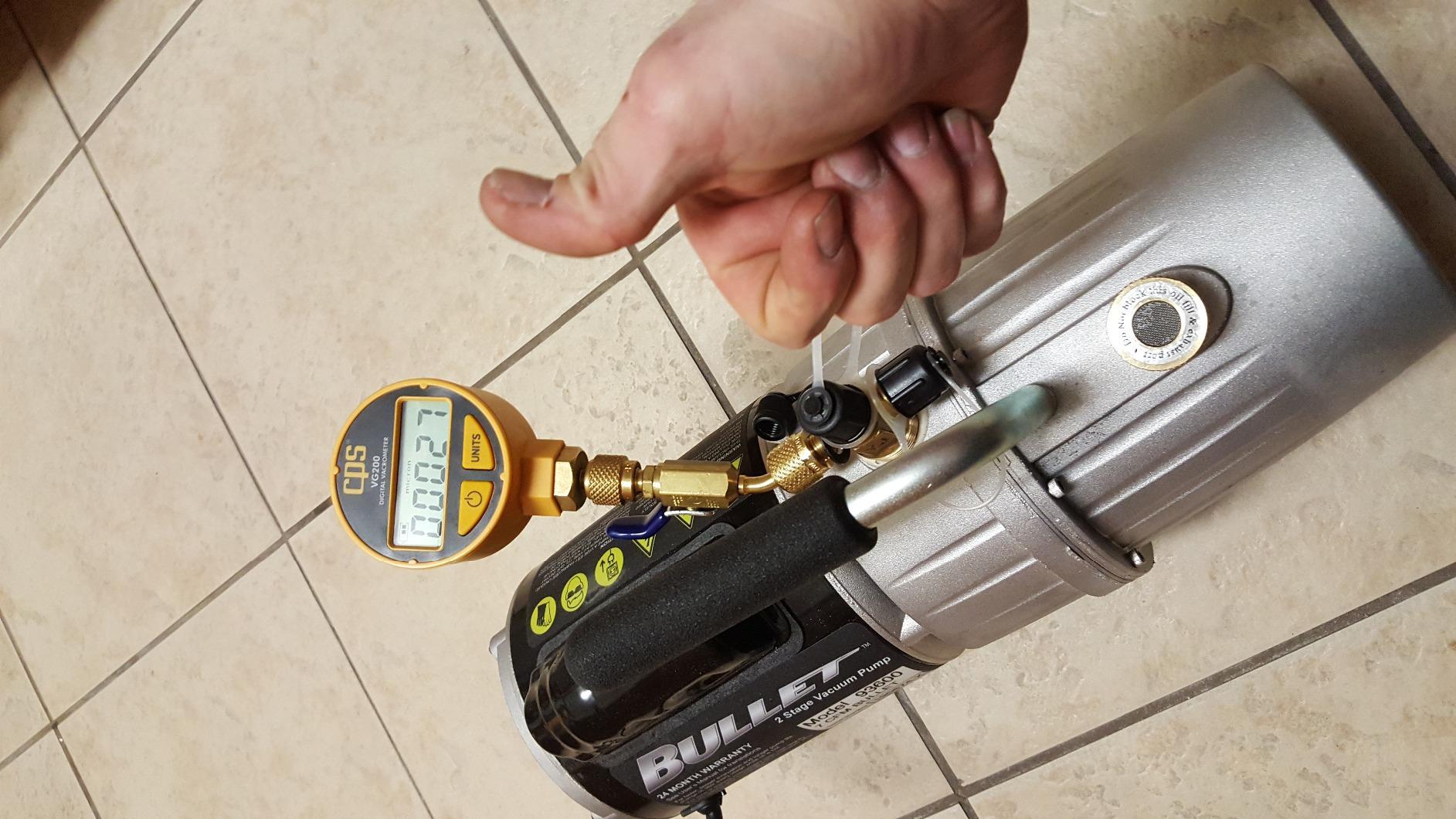 Yellow Jacket 93600 Bullet Single Phase Vacuum Pump, 7 CFM, 115V, 60 Hz customer photo 1