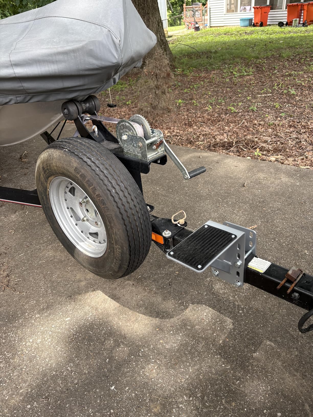 MaxxHaul 70089 Heavy Duty 300-lbs Capacity Steel Trailer Step for Boat and Utility Trailers With Anti-Slip Traction and Powder Coat Finish For 3 inch x 5 inch Frame customer photo 1